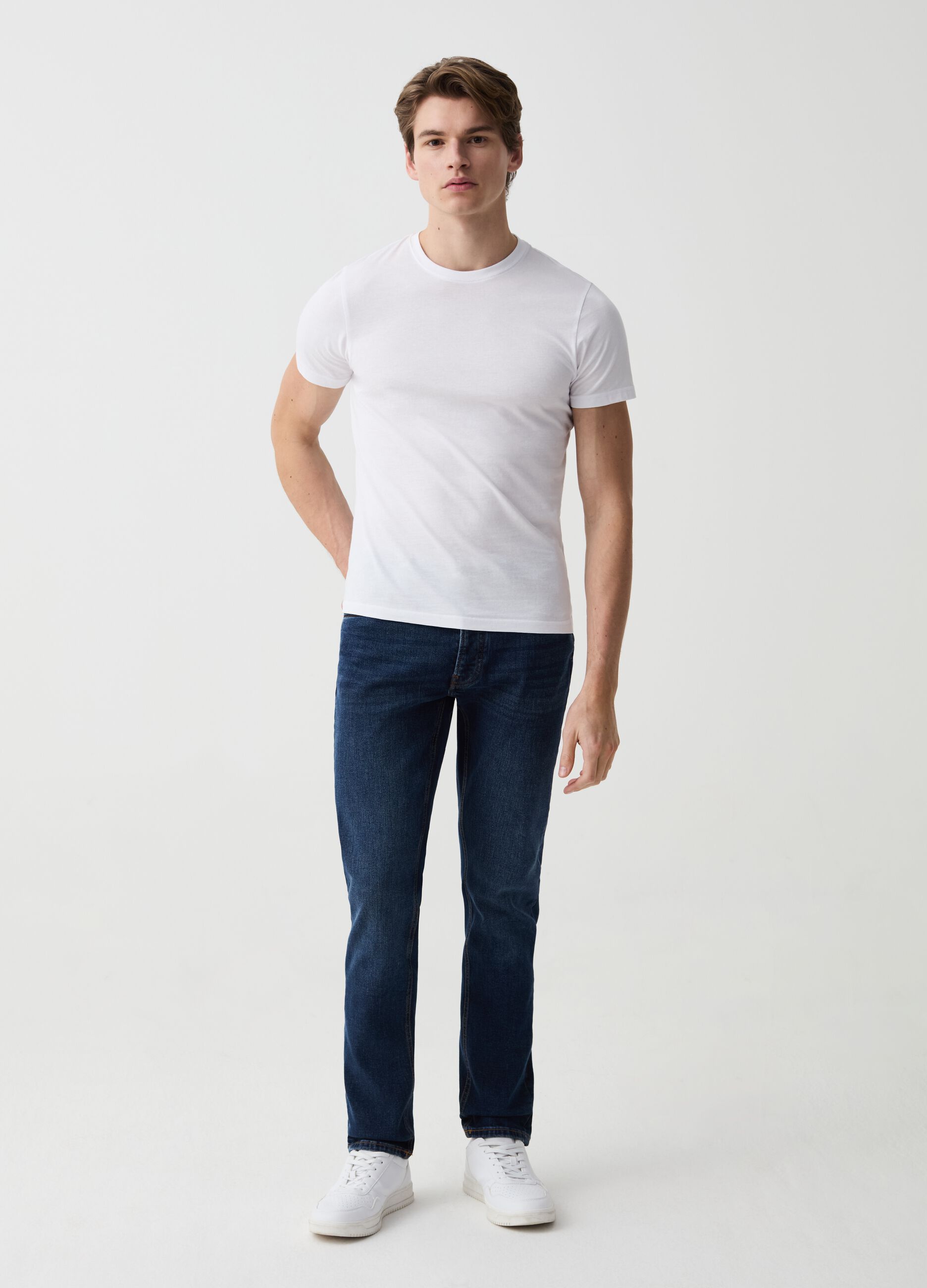 Slim-fit jeans with discolouring