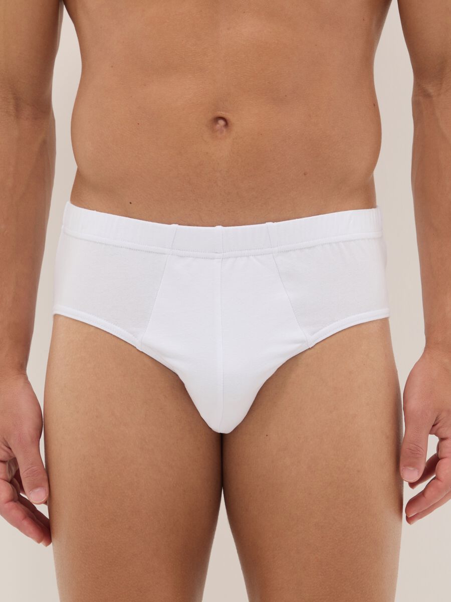 Stretch cotton white briefs with a tight fit_1