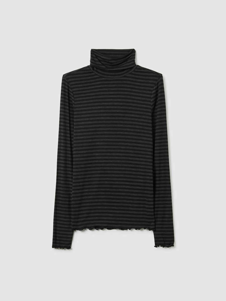Black long-sleeve T-shirt with grey stripes and regular fit_4