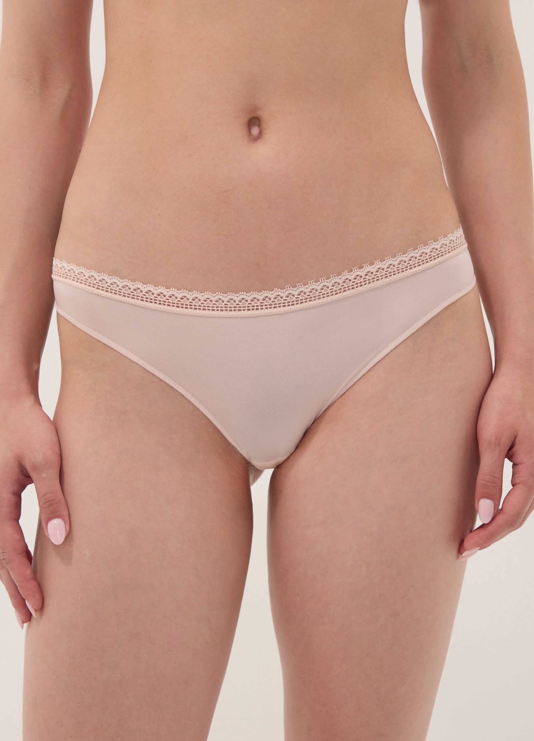 3-pack of multicolour Brazilian briefs with lace trim