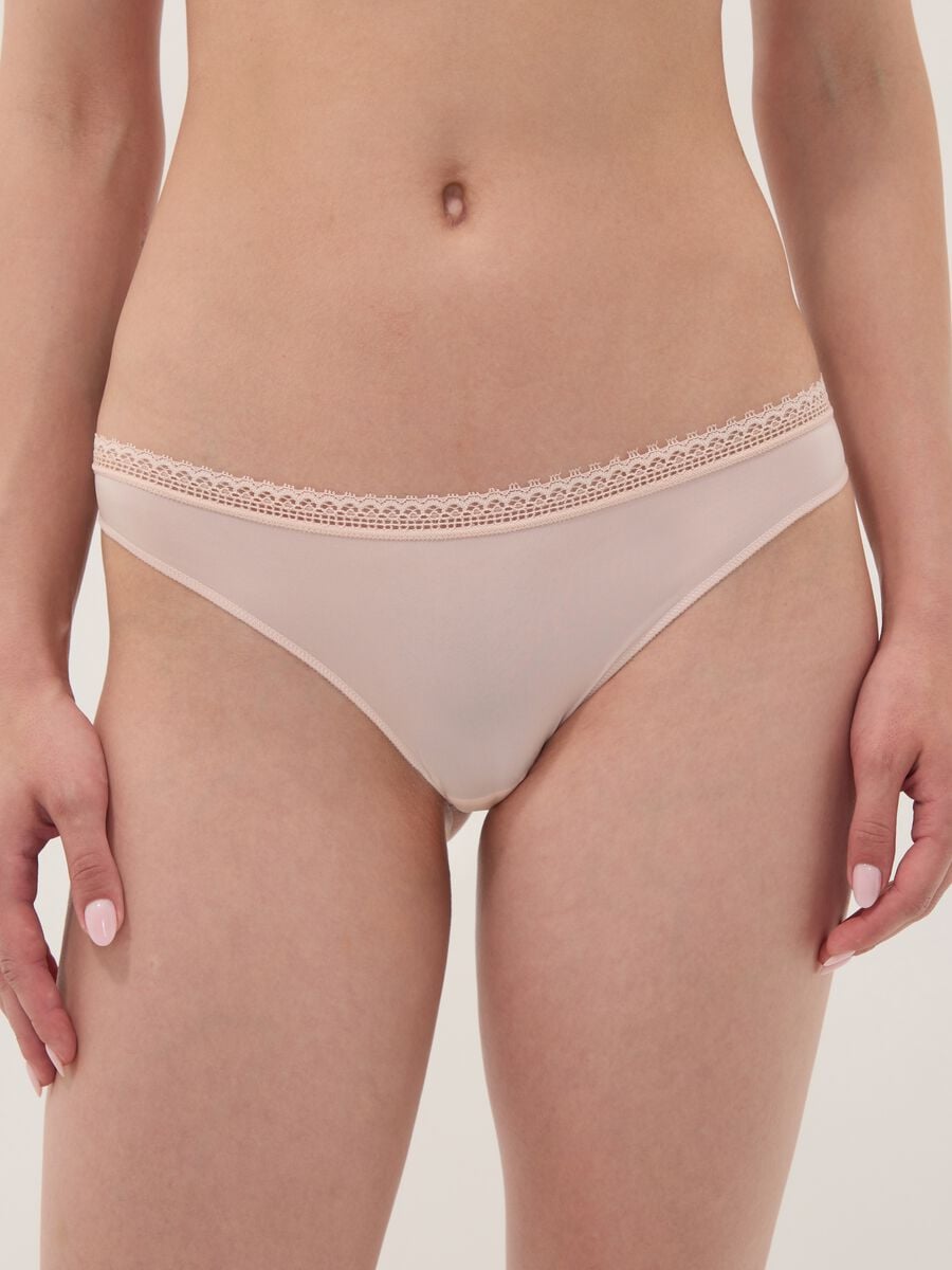 Tripack di slip brasiliane multicolor con rifinitura in pizzo_1