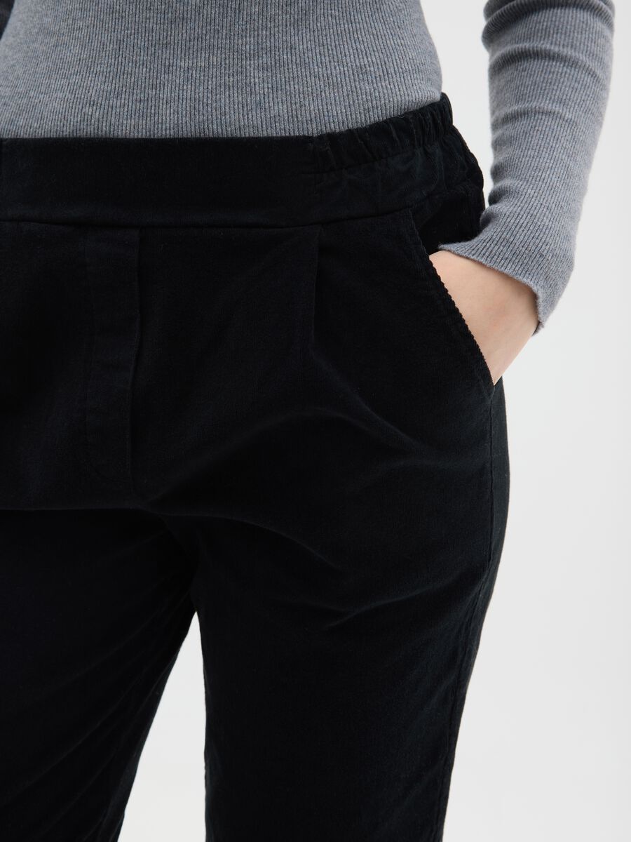 Pantaloni in cotone elasticizzato neri regular fit_3