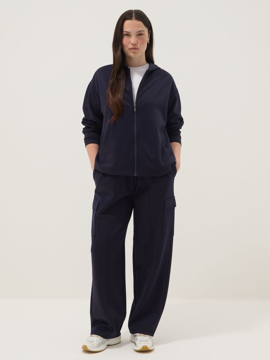Pantaloni cargo blu in viscosa elasticizzata regular fit_0