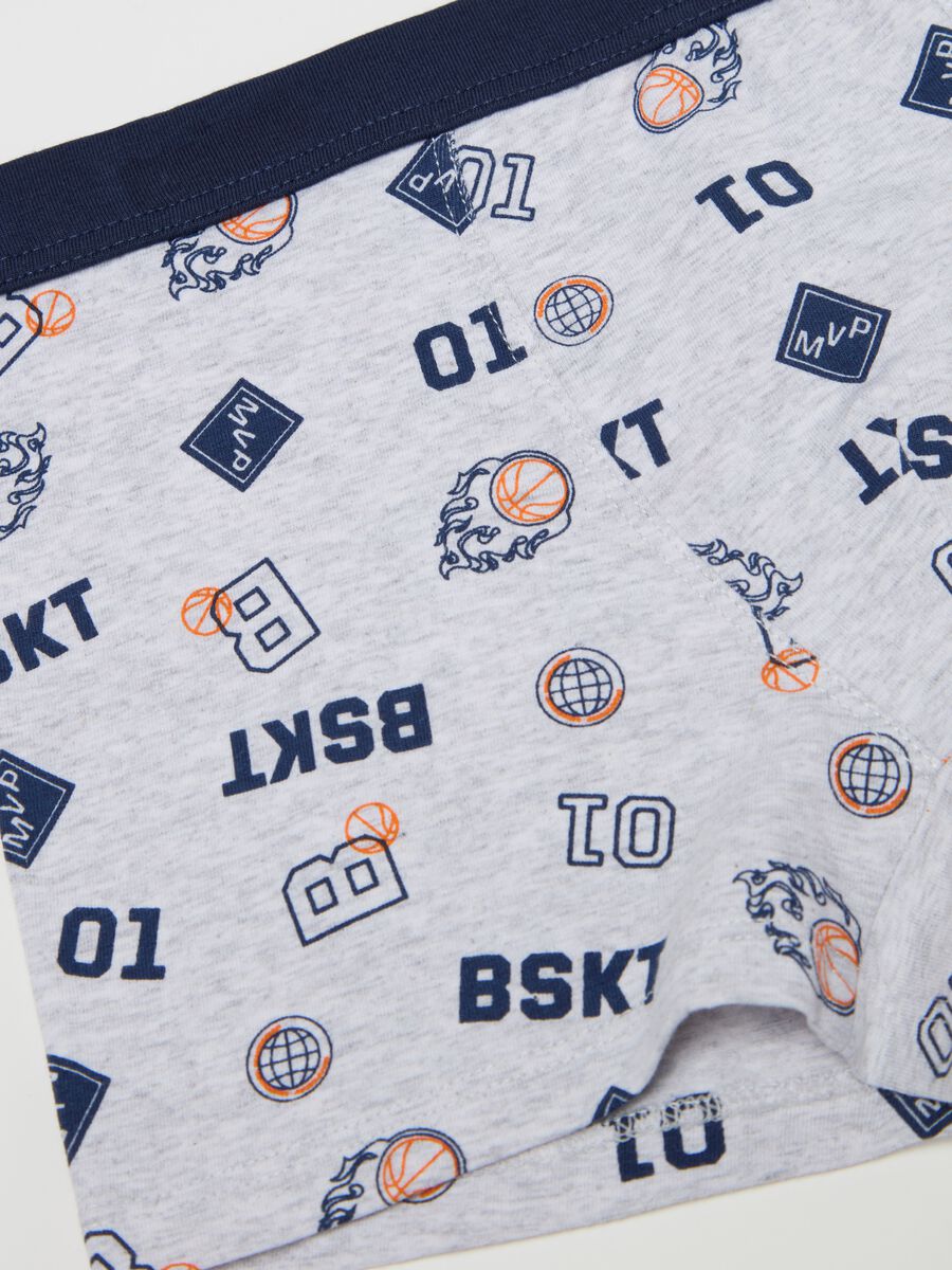 Boxer midi in cotone stretch con stampa basket_2