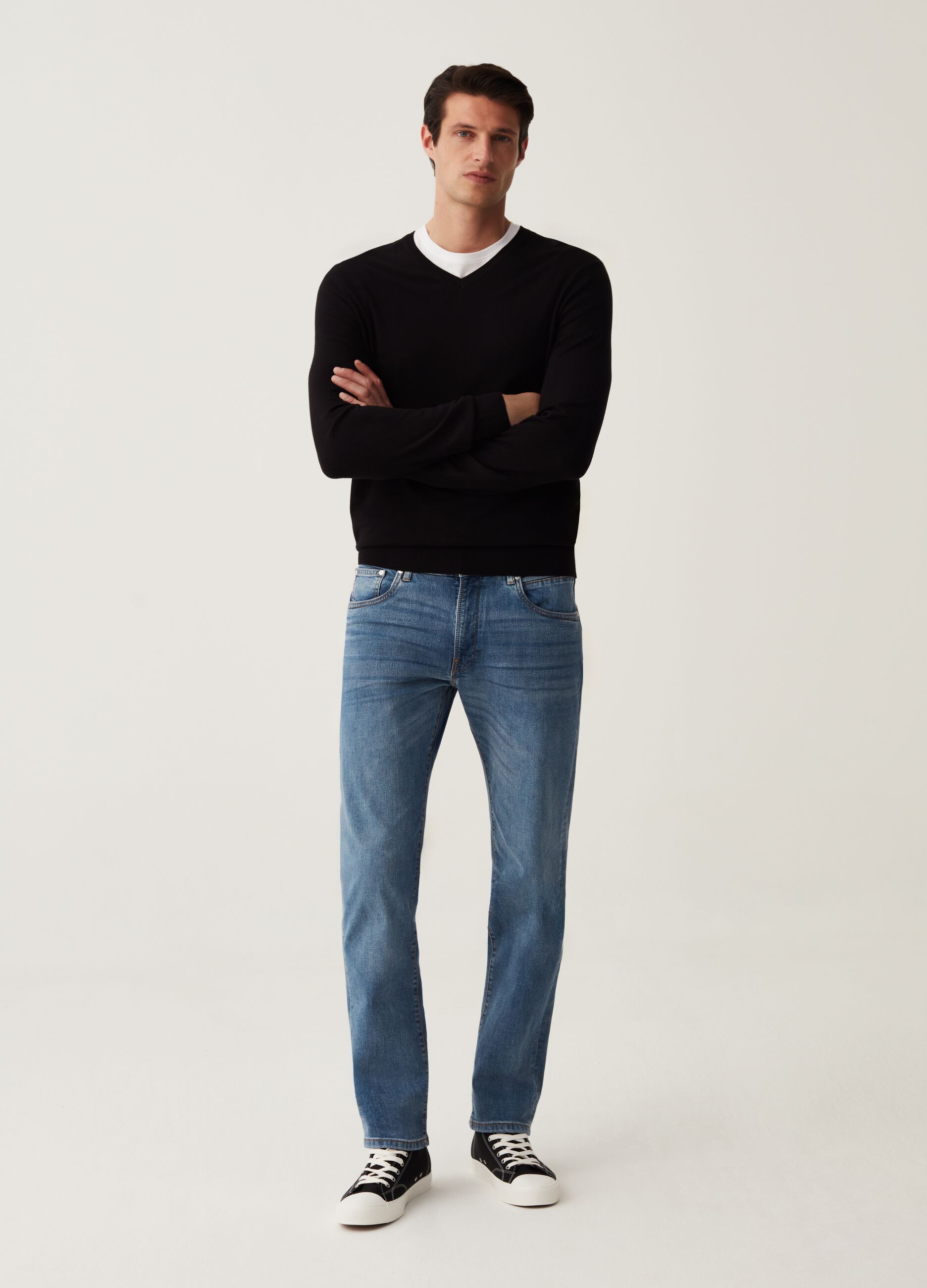 Pullover con scollo a V_1