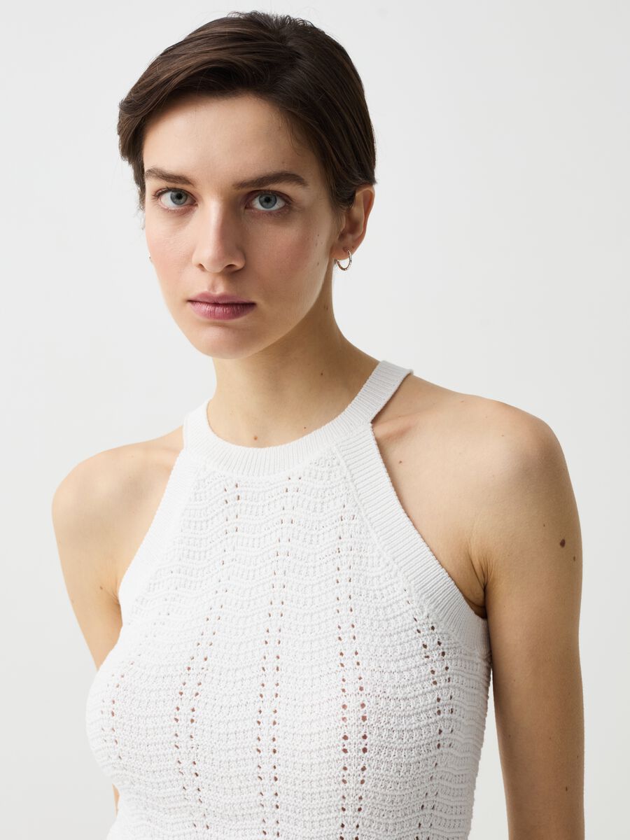 Crochet tank top with halter neck_2