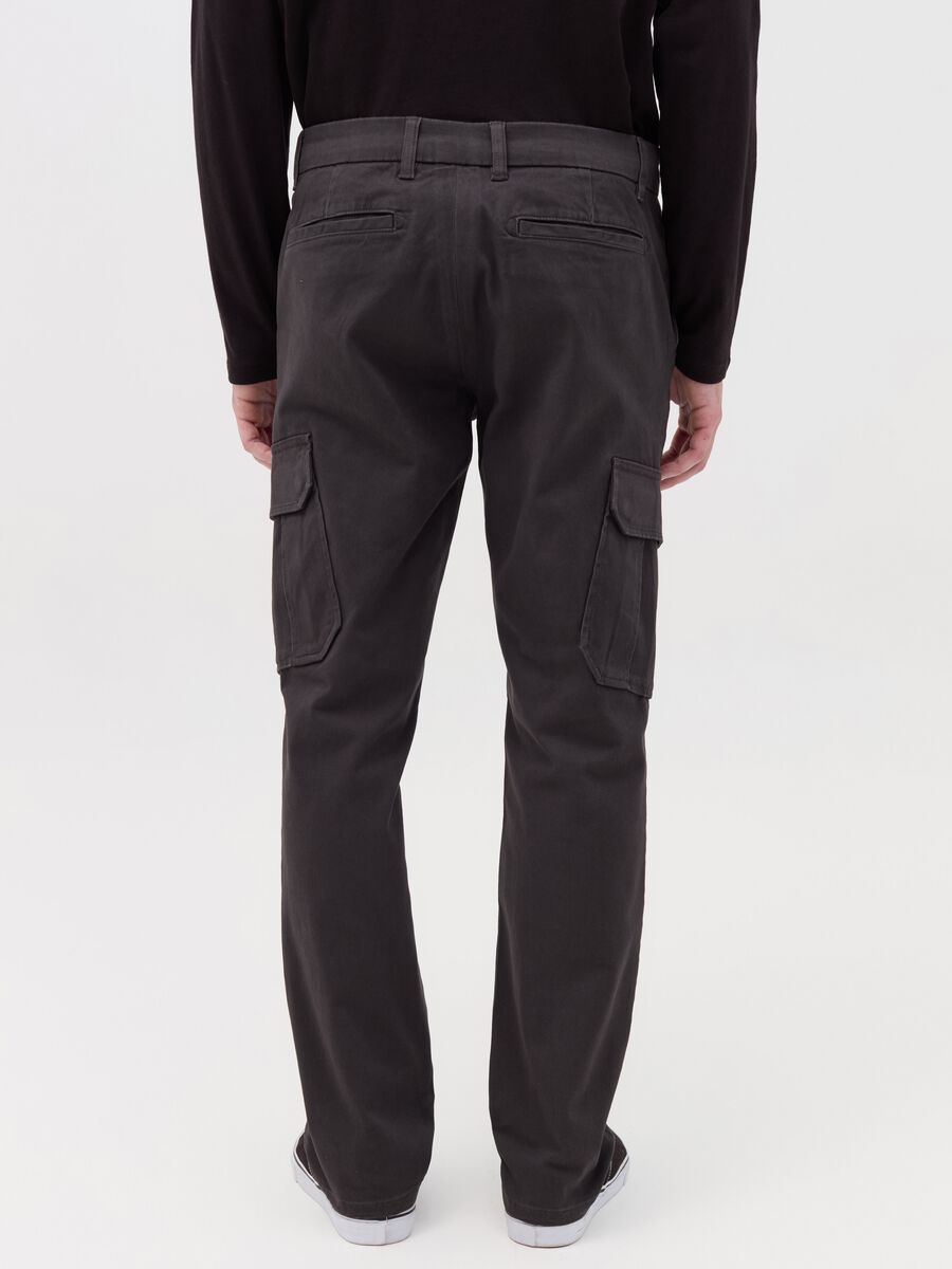 Pantalone cargo slim fit_2
