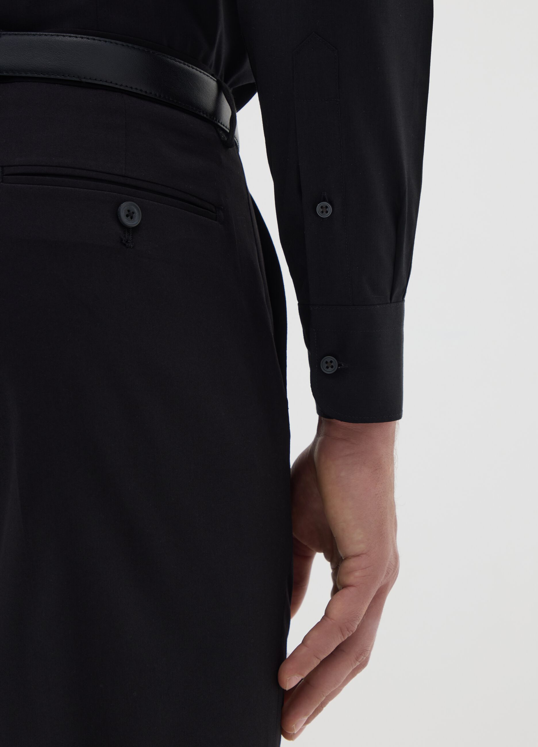 Men's shirt in black cotton blend slim fit easy iron