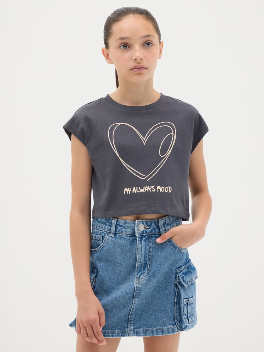 T-shirt da ragazza in puro cotone nero fitted con stampa cuore_0