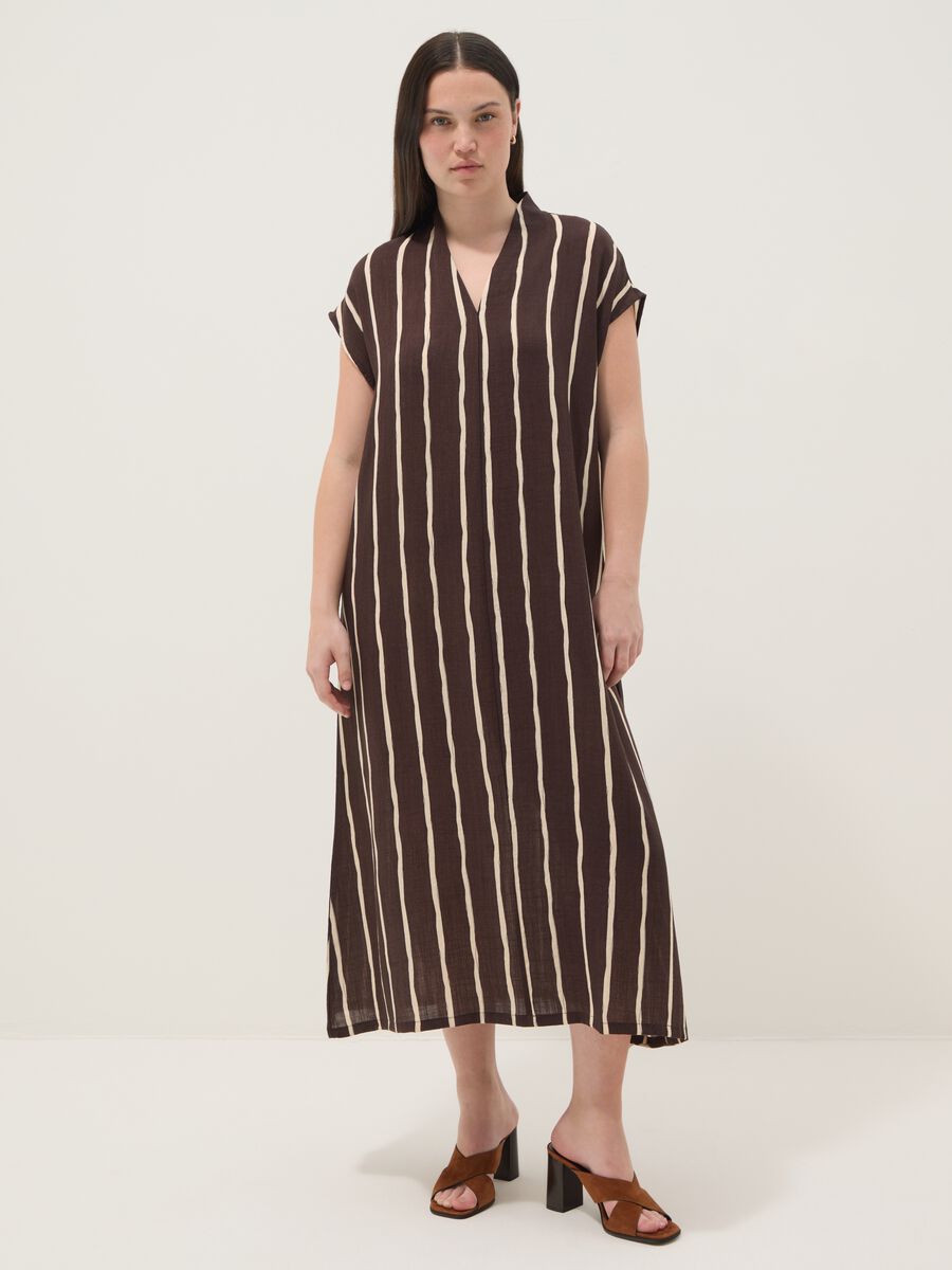 Abito midi marrone in misto viscosa a righe_1