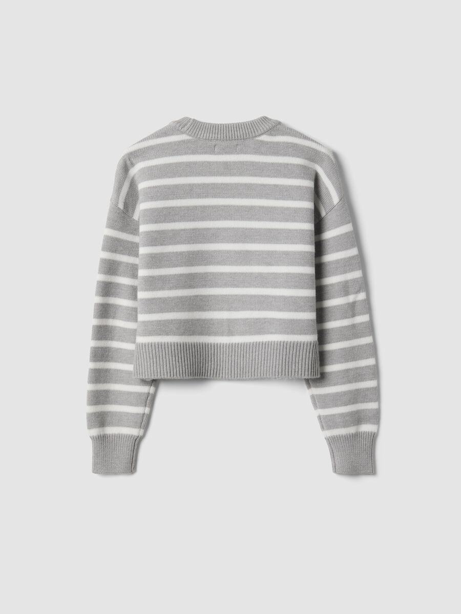 Maglia grigia in misto viscosa a righe con girocollo_2