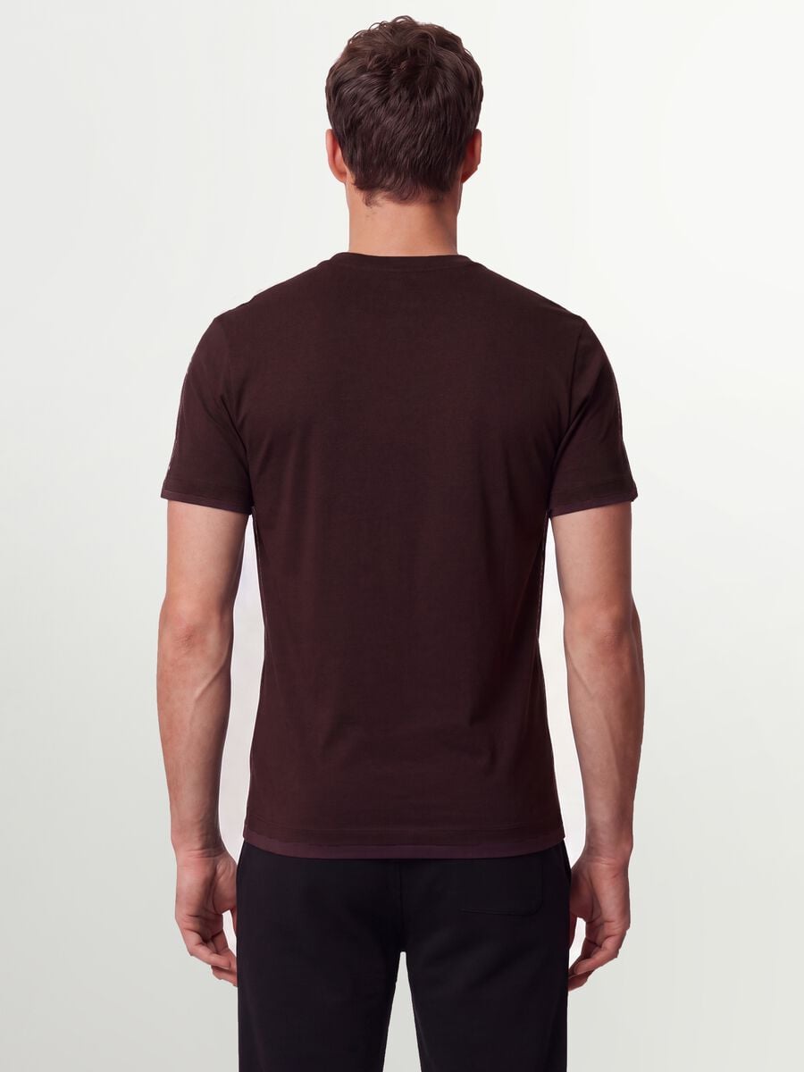 T-shirt marrone in cotone organico a maniche corte slim fit_2