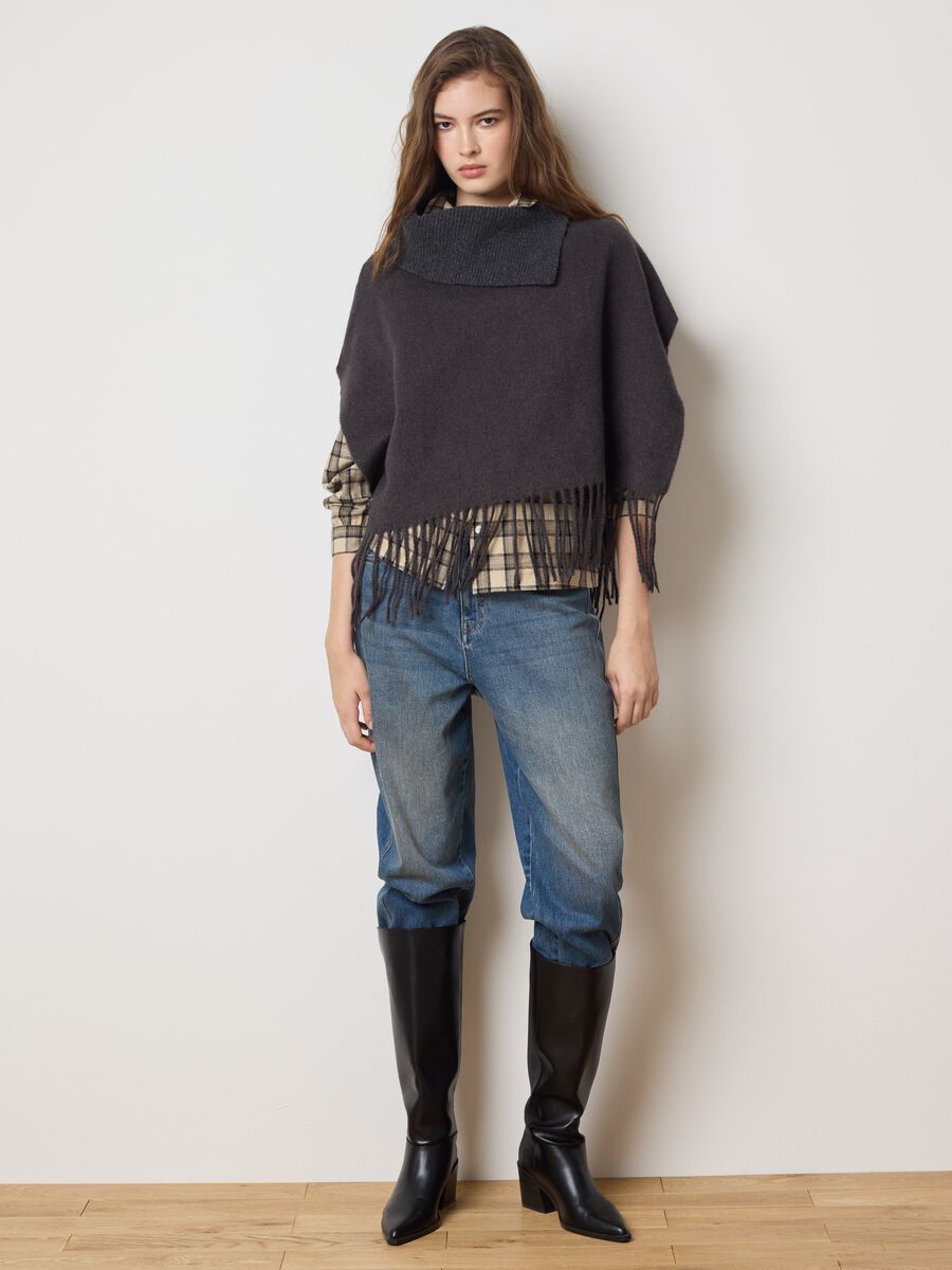 Grey Scarf with Fringe_0