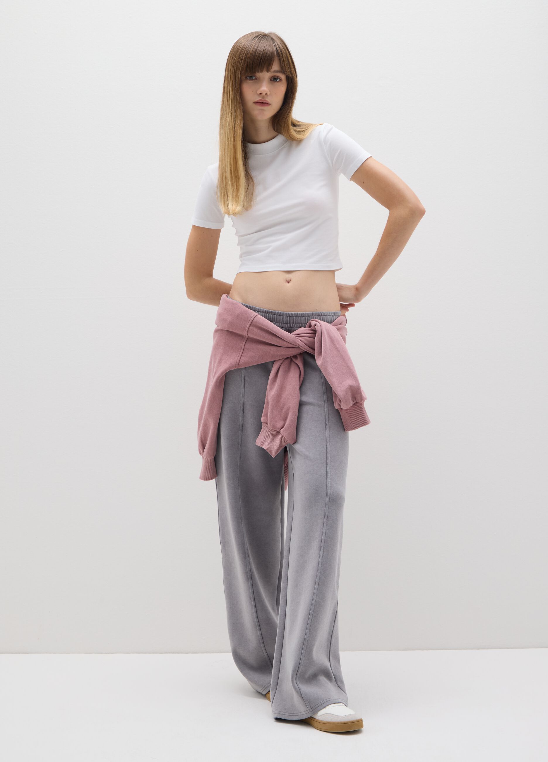 Grey stretchy cotton trousers with relaxed fit