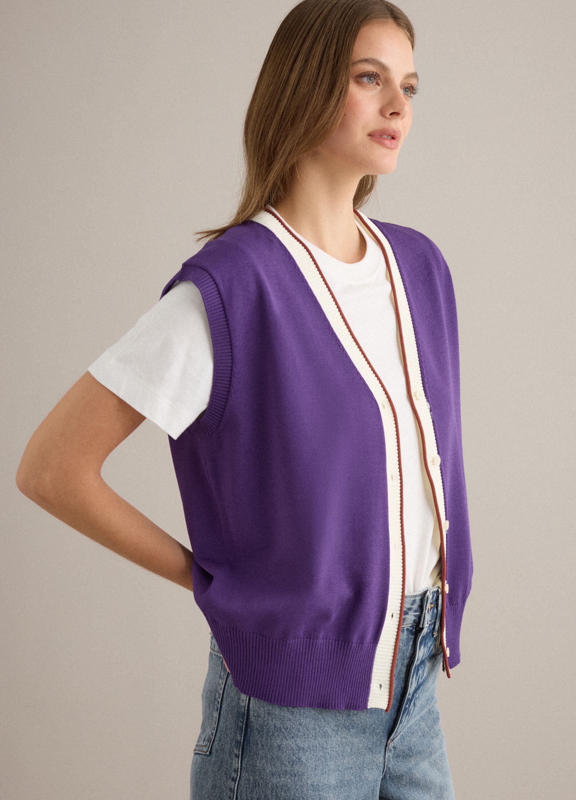 Purple viscose-blend vest in plain knit