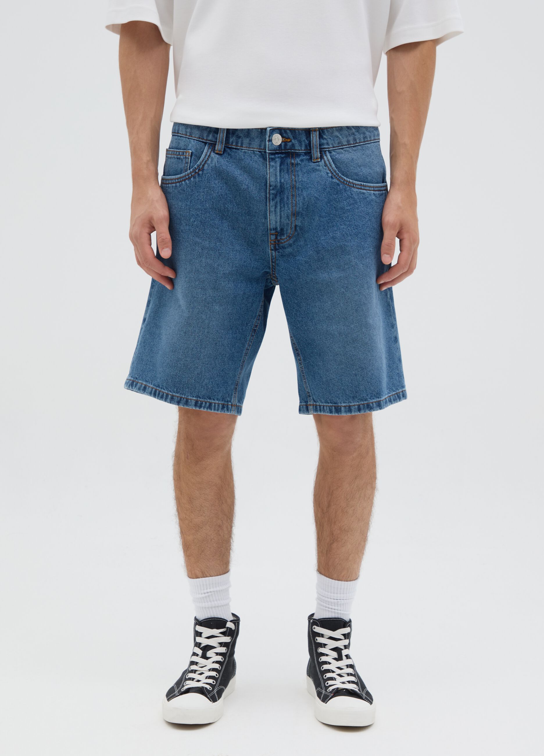 Men's pure cotton denim shorts with regular fit and five pockets
