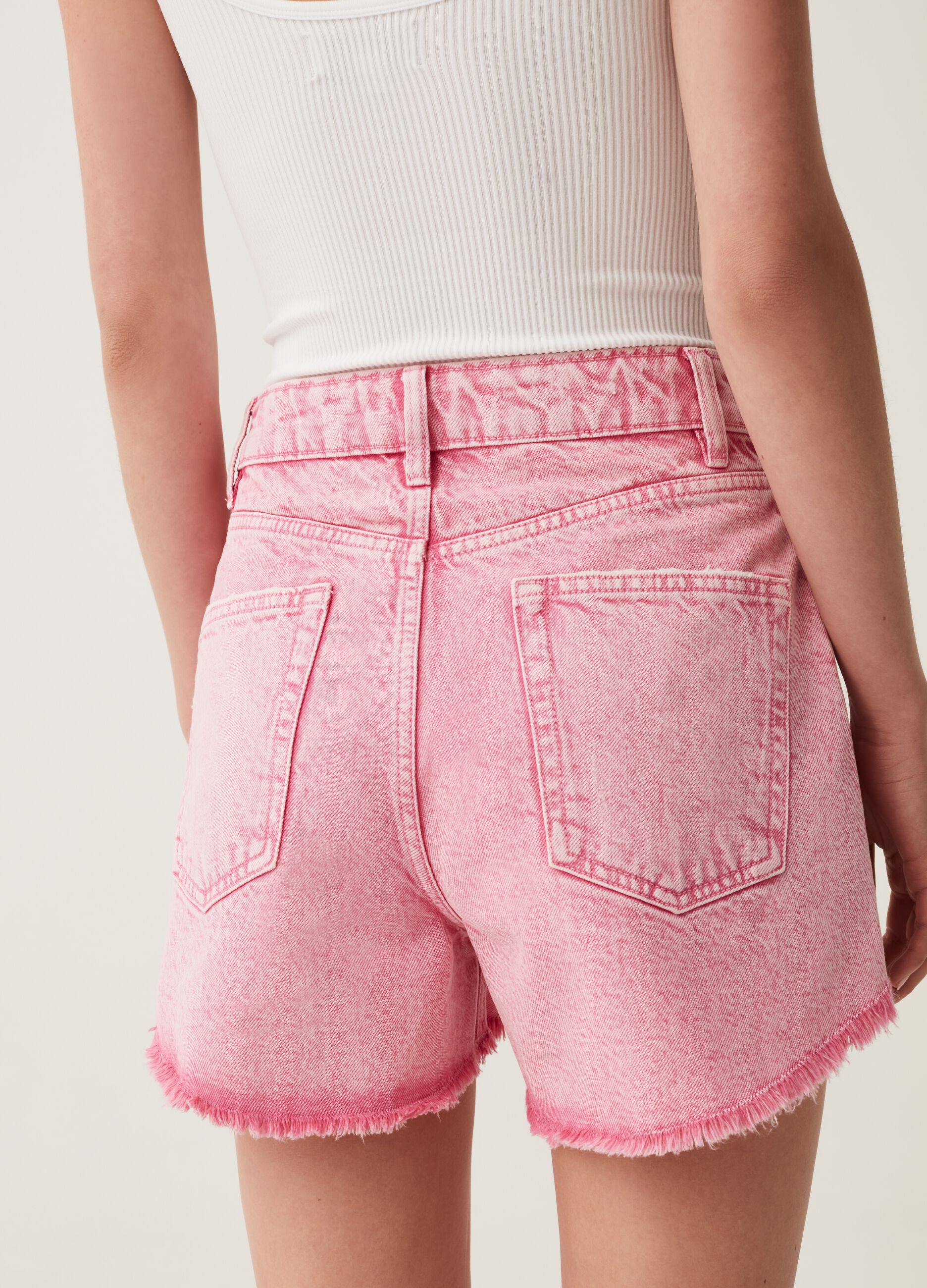 Shorts in denim sfrangiato Baby Angel_2