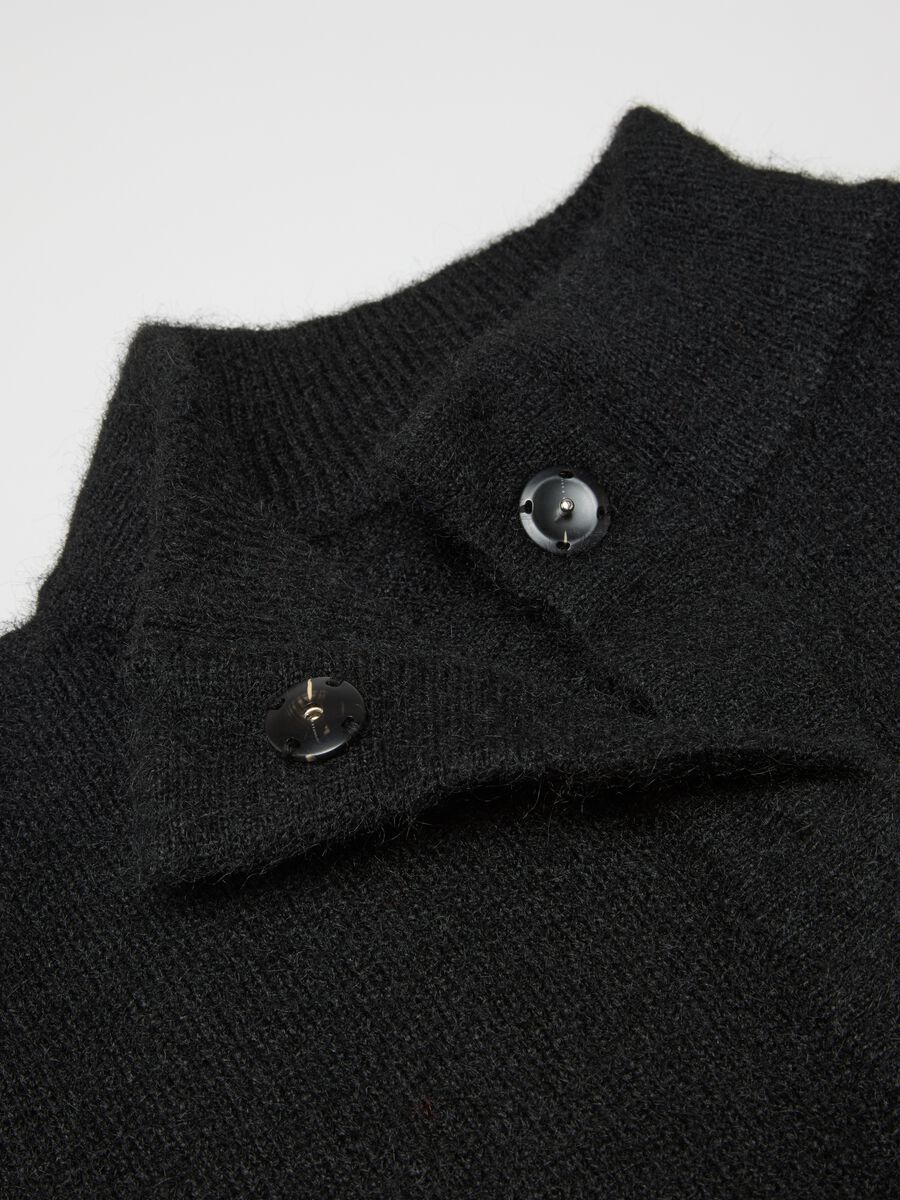 Black Scarf with Fringes_2
