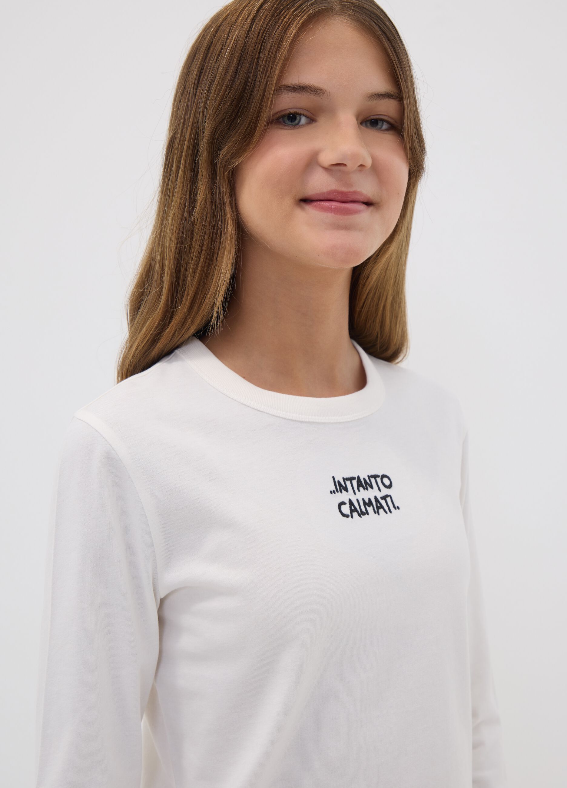 White pure organic cotton T-shirt with front slogan for girls