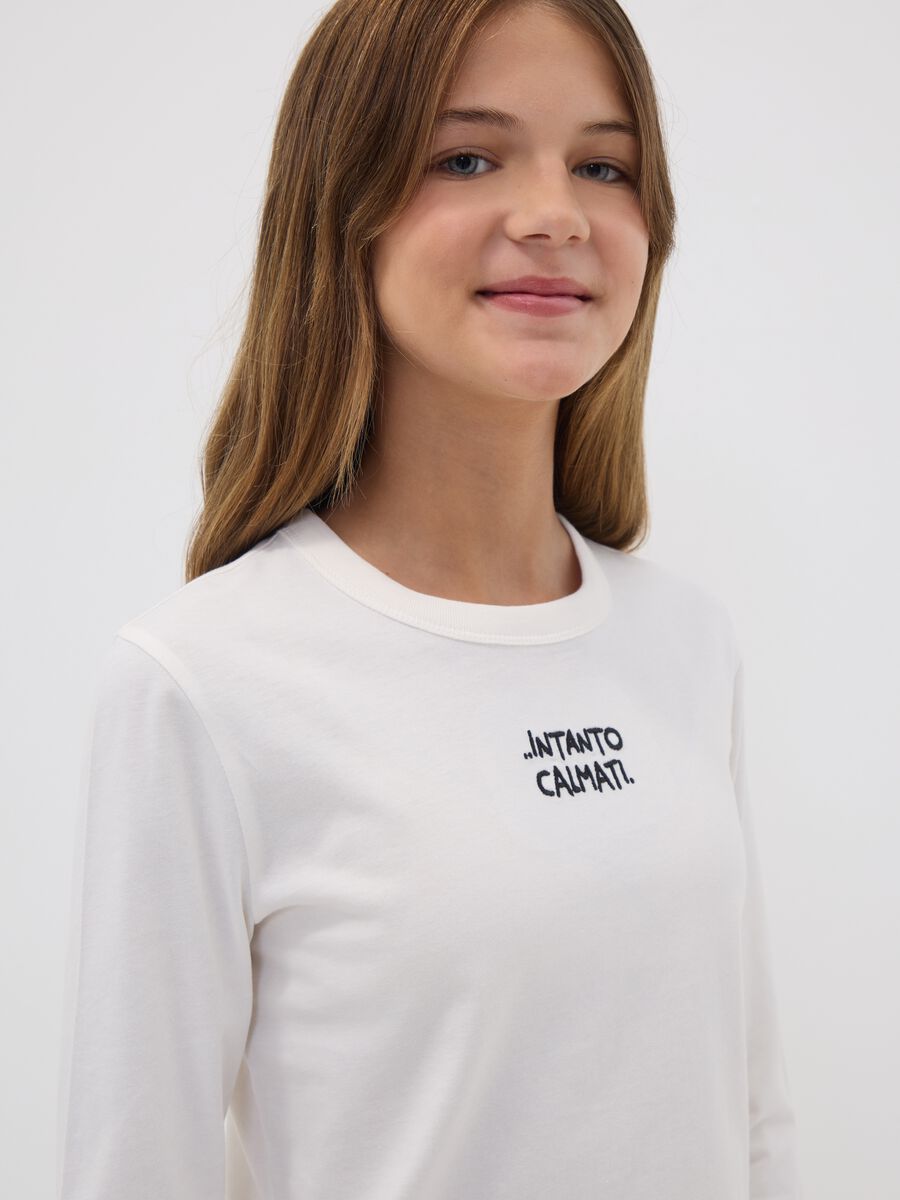 T-shirt bianca in puro cotone organico con scritta frontale per ragazza_0