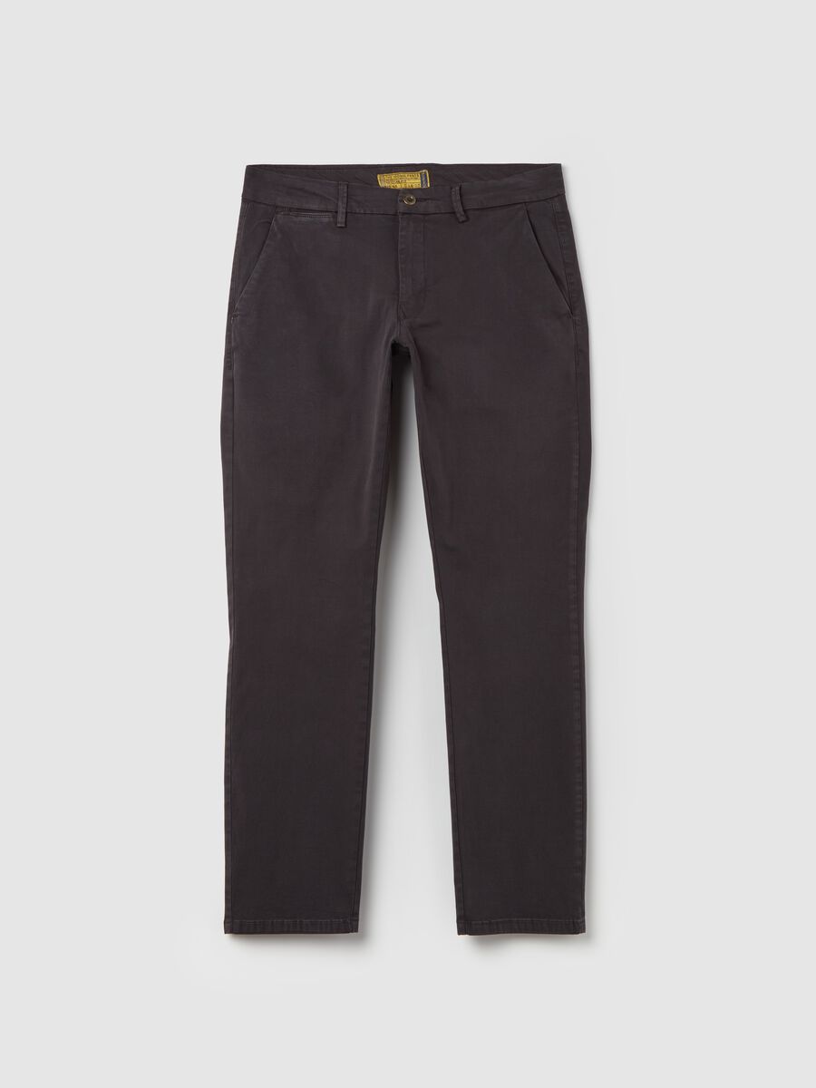 Regular-fit chino trousers in stretch cotton_4