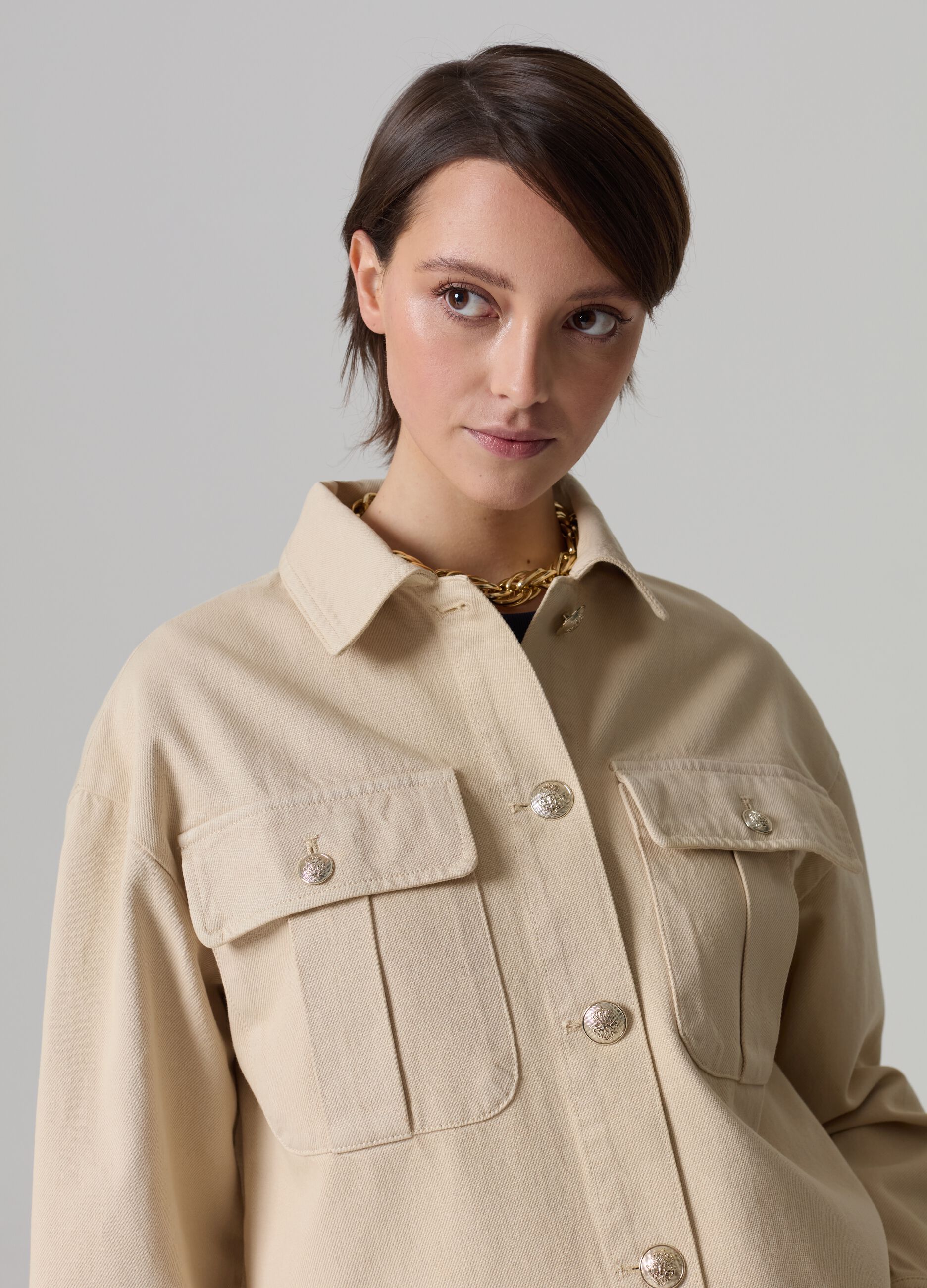 Shacket in twill con bottoni lavorati