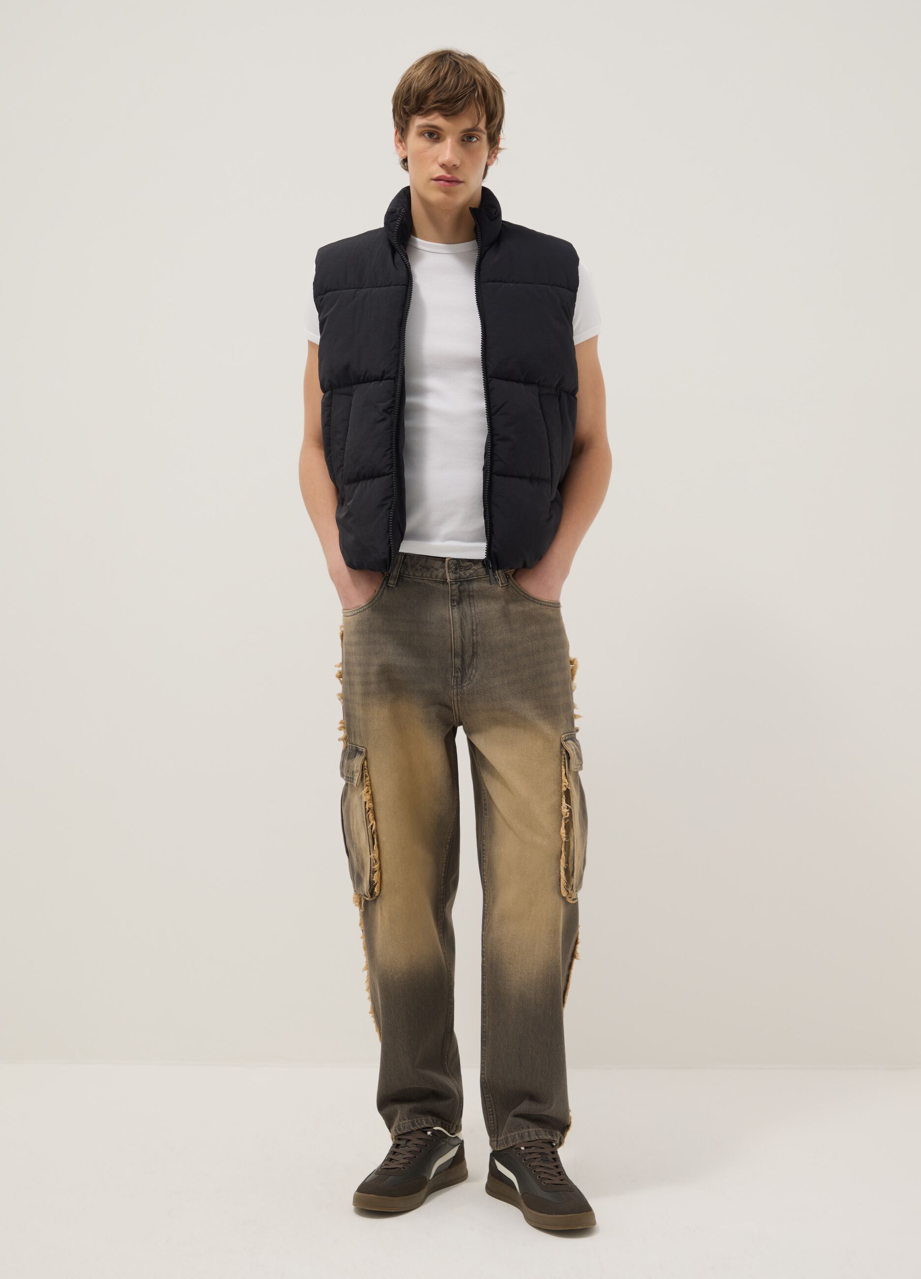 Black padded gilet regular fit with zip