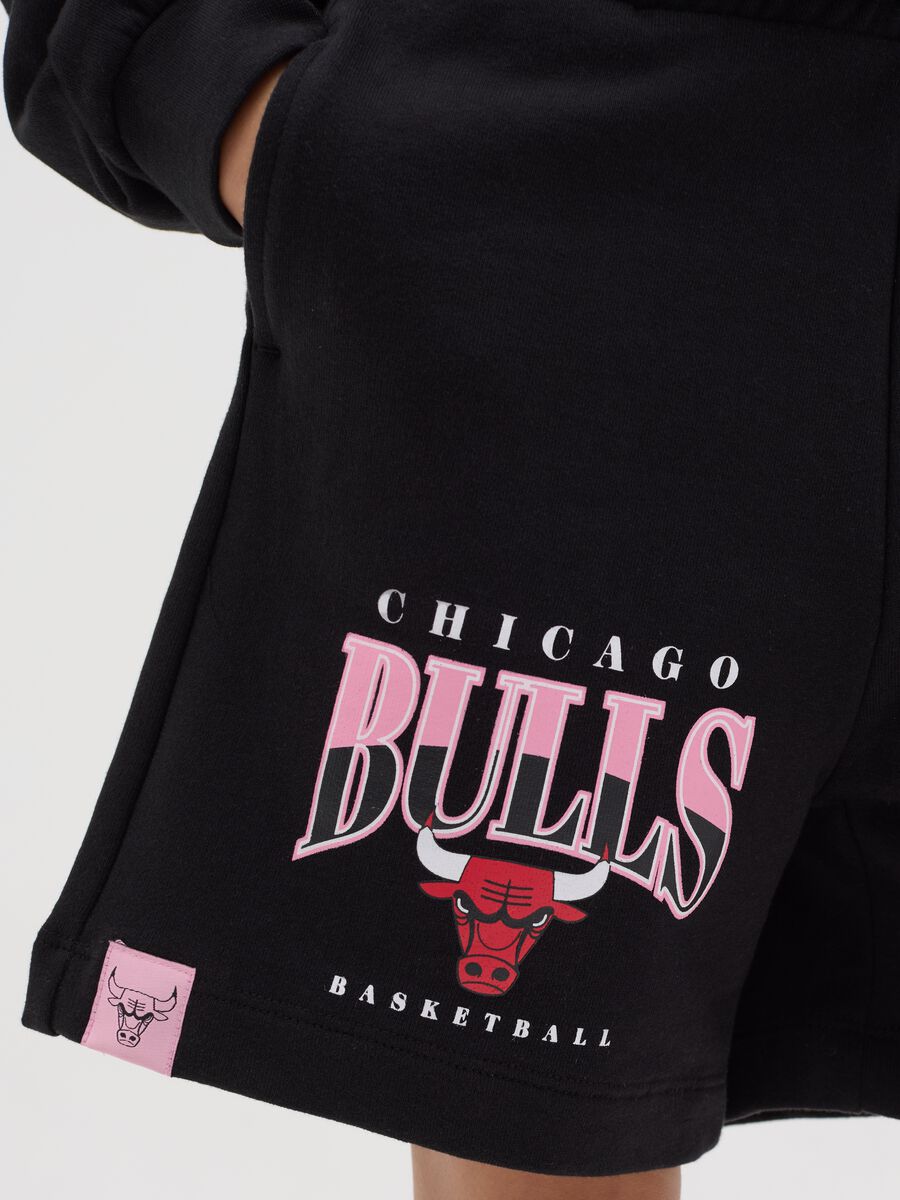 Black NBA Chicago Bulls Bermuda joggers with drawstring_1