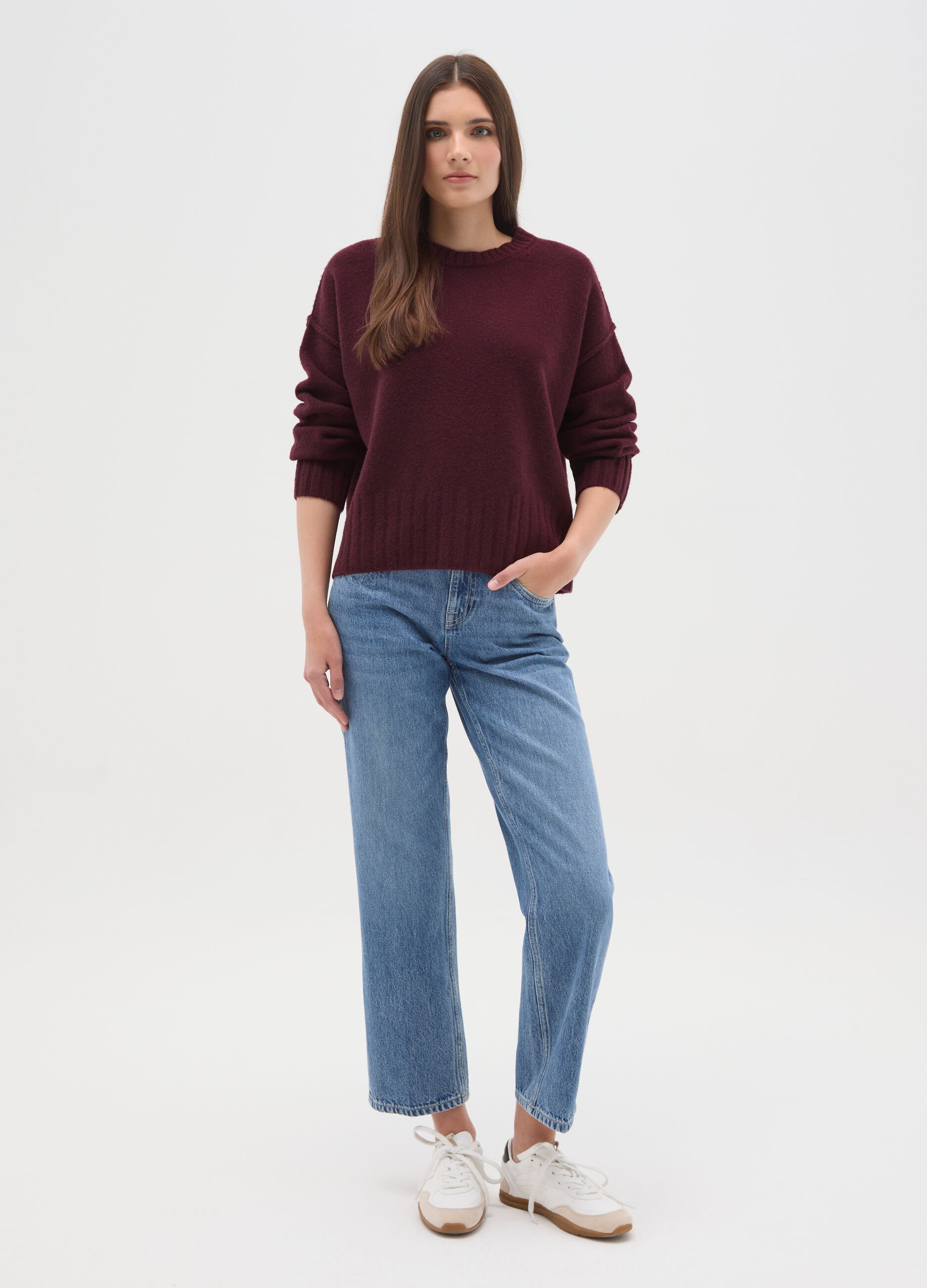 Red crew neck oversized pullover