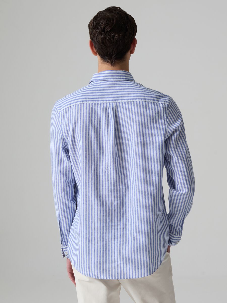 Regular-fit striped shirt with button-down collar_2