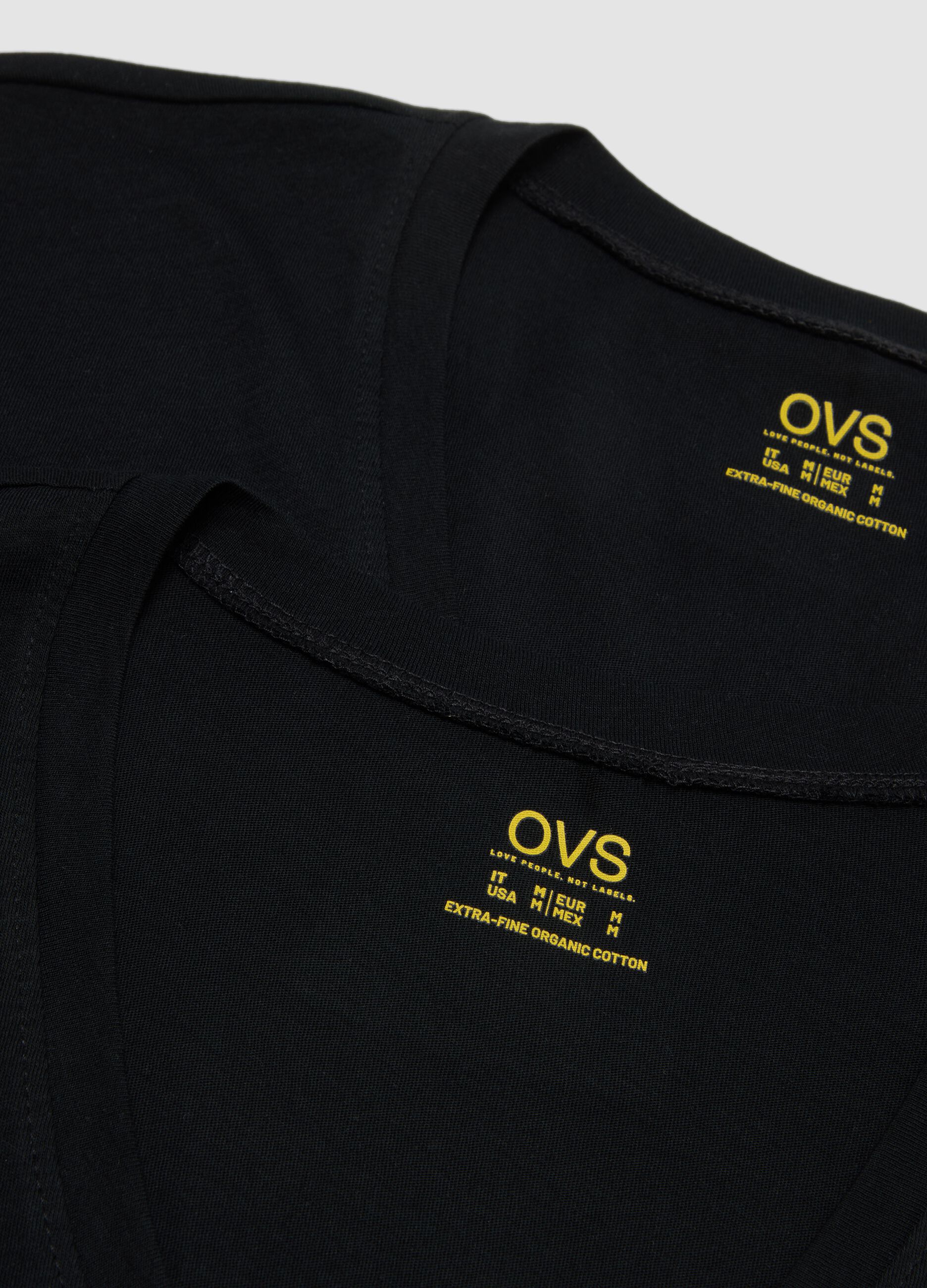 2-pack of black pure extra-fine cotton T-shirts with deep V-neck