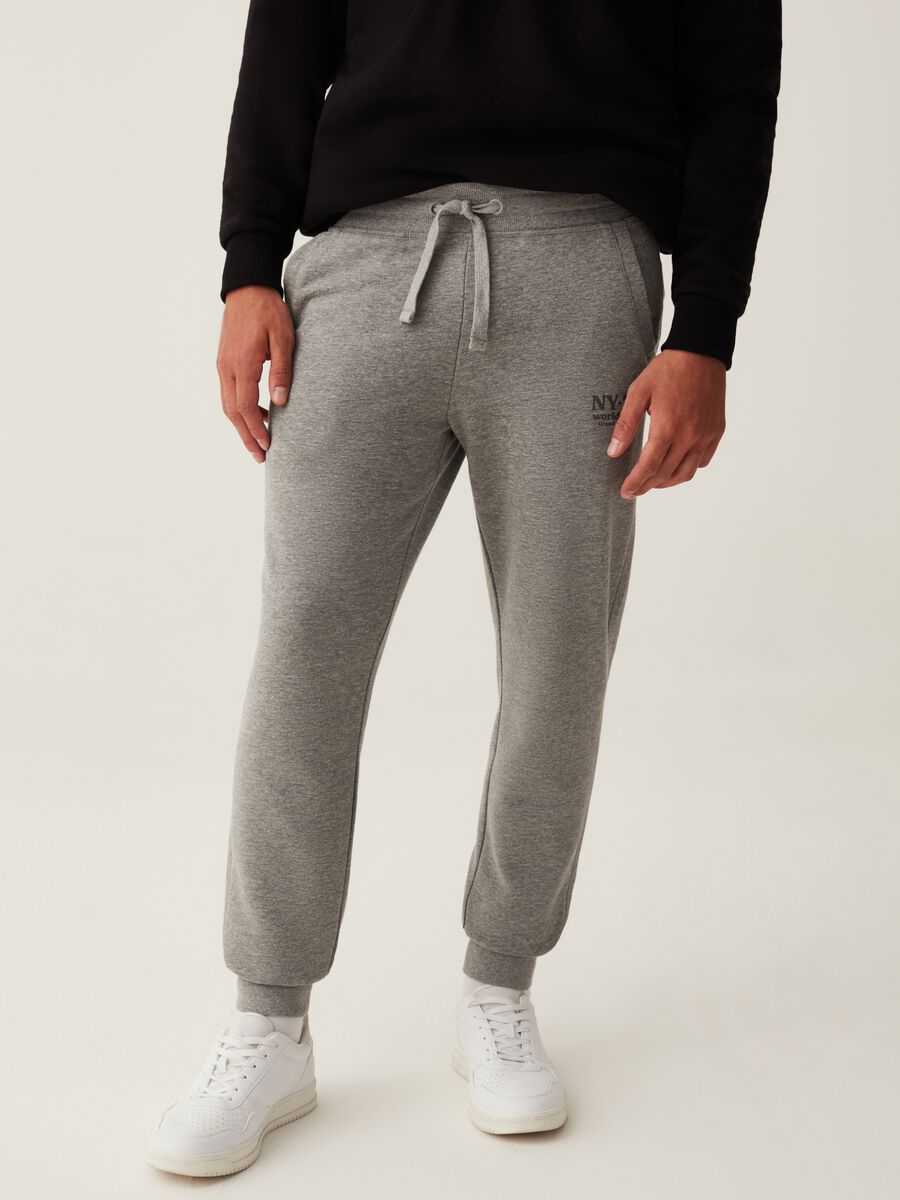 Joggers in felpa con stampa_1