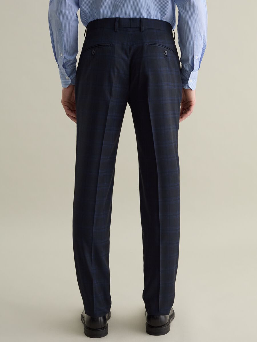 Chino trousers with check pattern_2