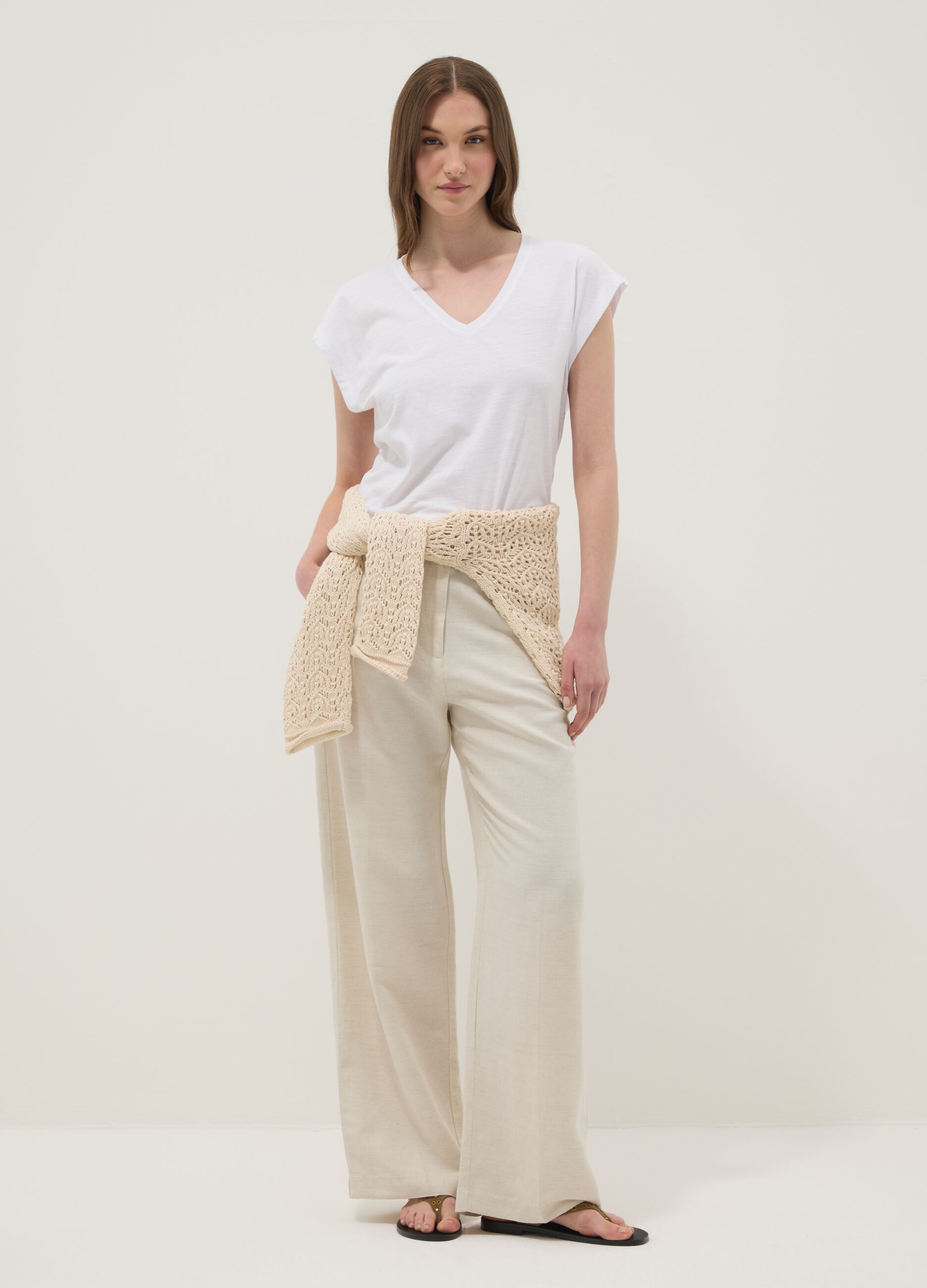 White pure cotton V-neck T-shirt