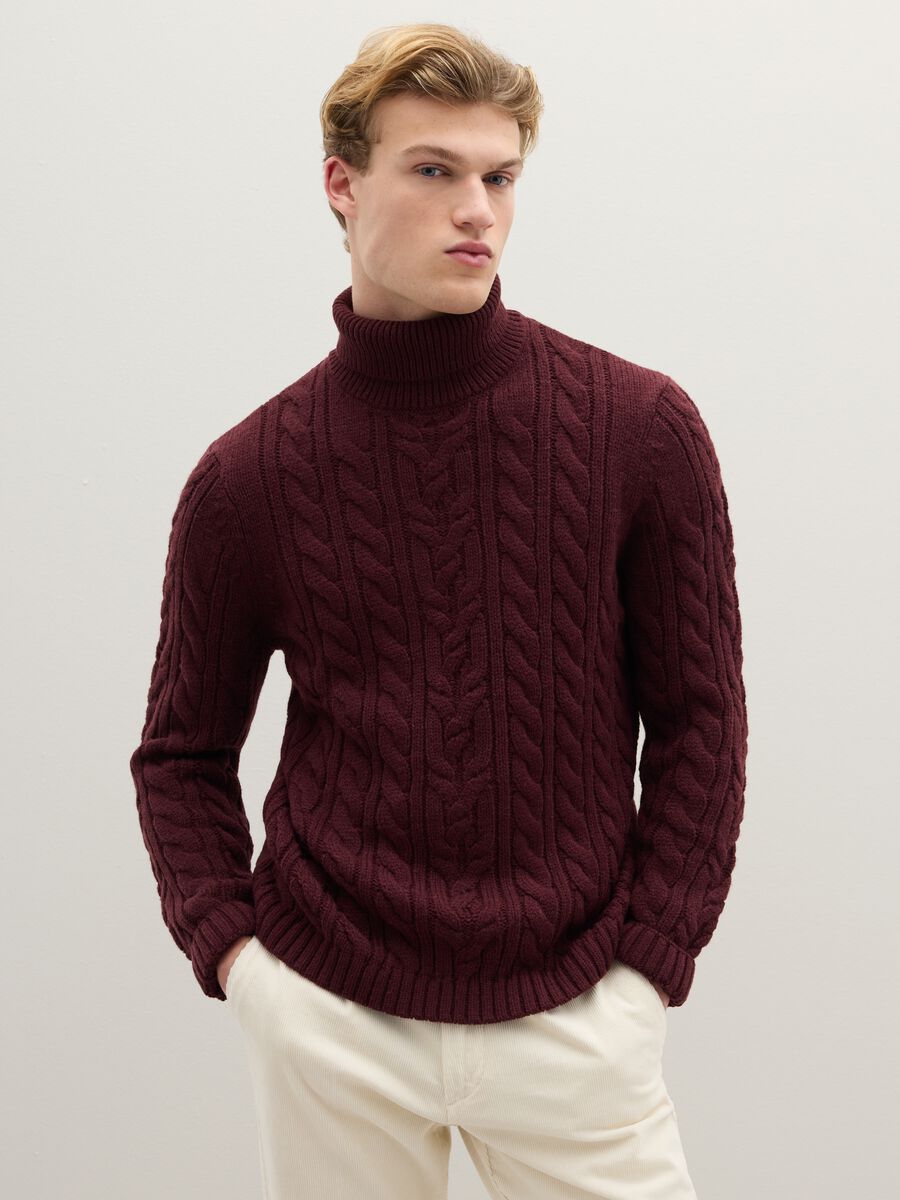 Red high-neck pullover regular fit with cable design_1
