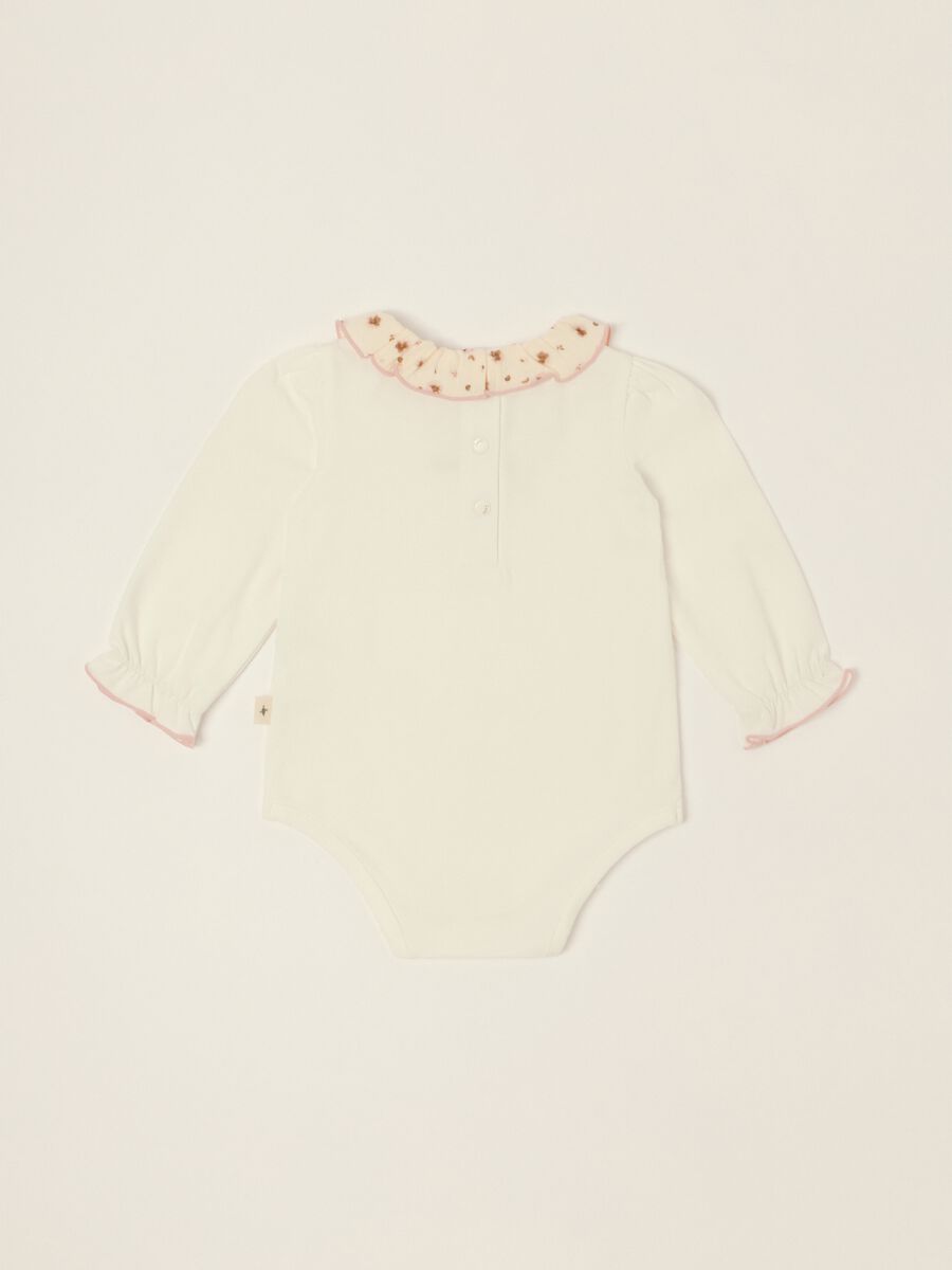 White stretch cotton baby girl bodysuit with decorated collar_2