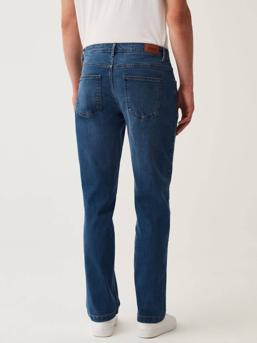 Jeans regular fit con trama cross hatch_1