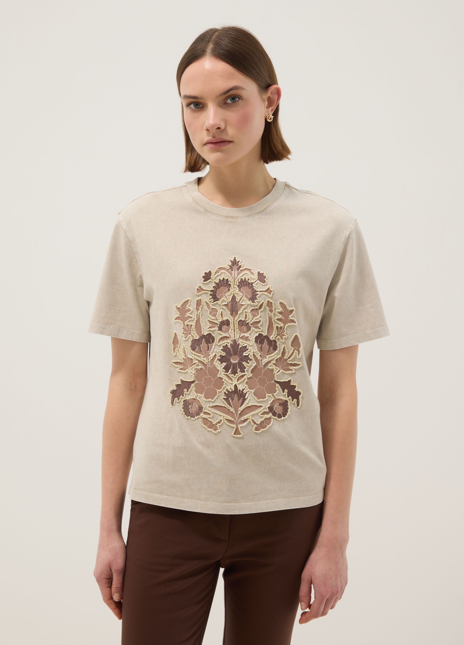 Beige short sleeve pure cotton t-shirt with regular fit and beads