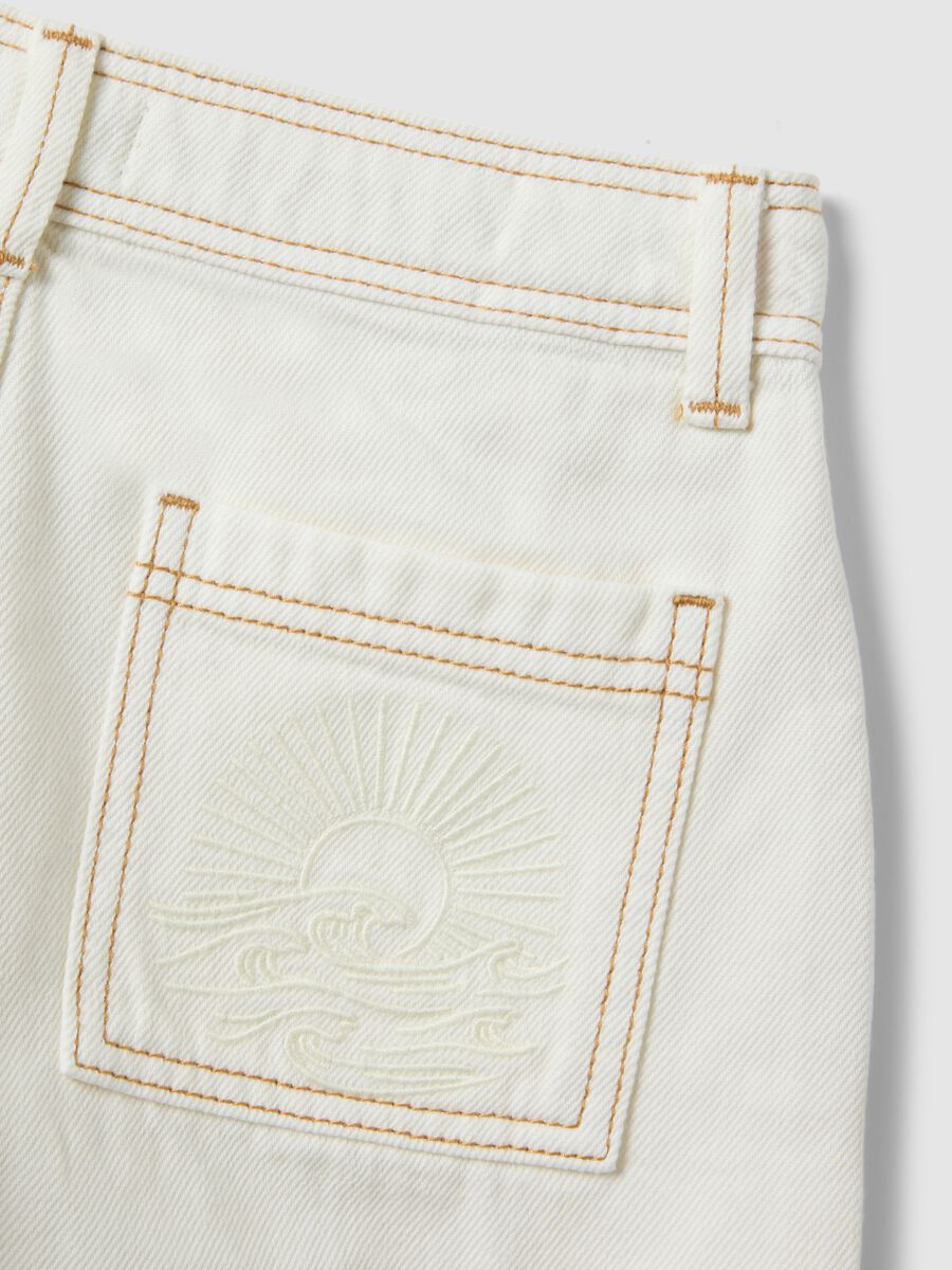 Girls' regular fit pure white cotton shorts_3