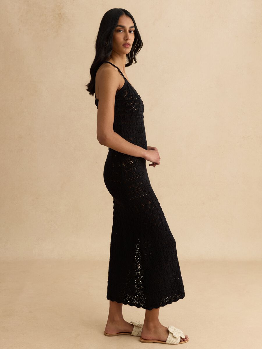 Abito nero in puro cotone con scollo v profondo_1