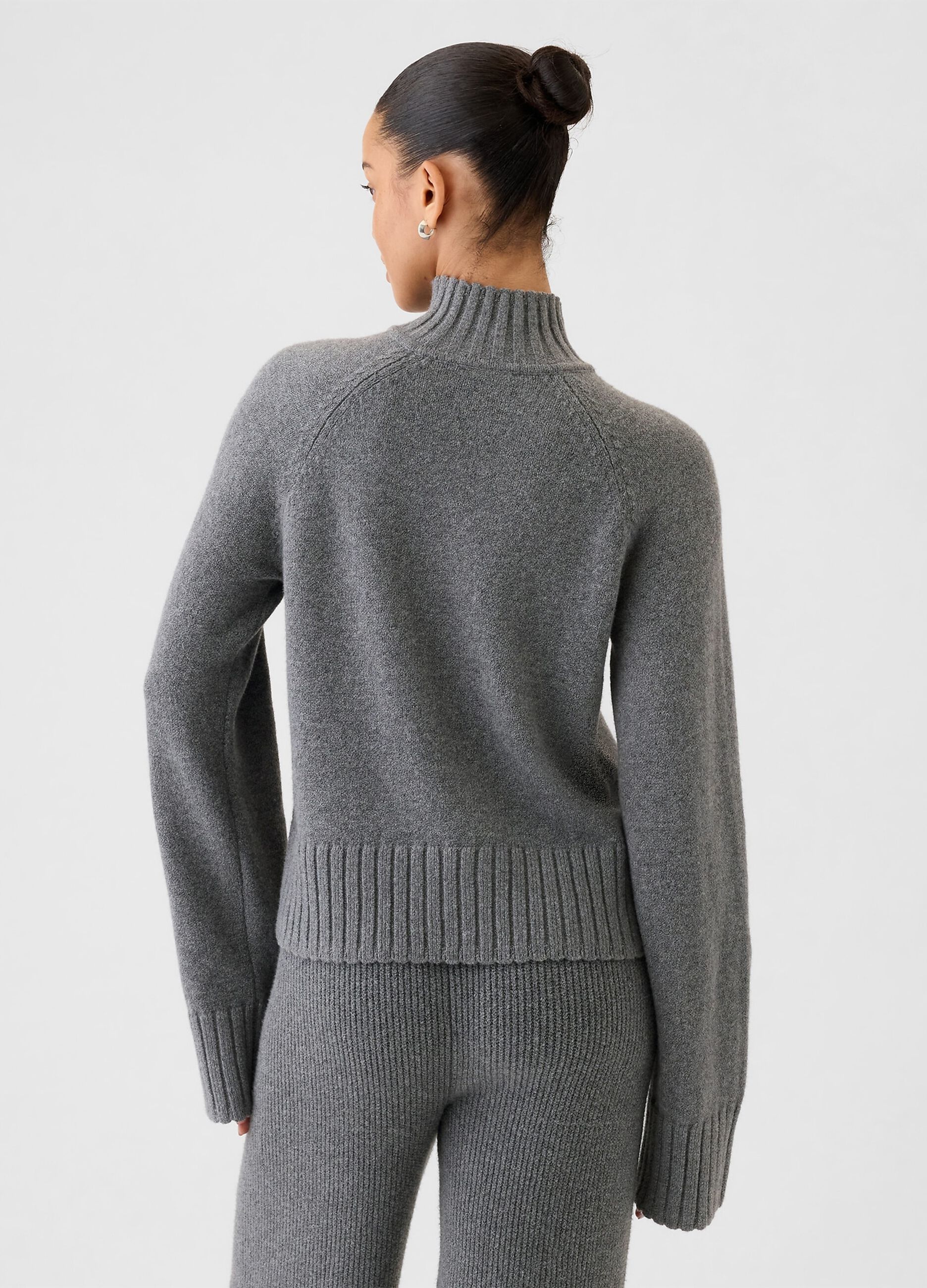 Pullover with high neck