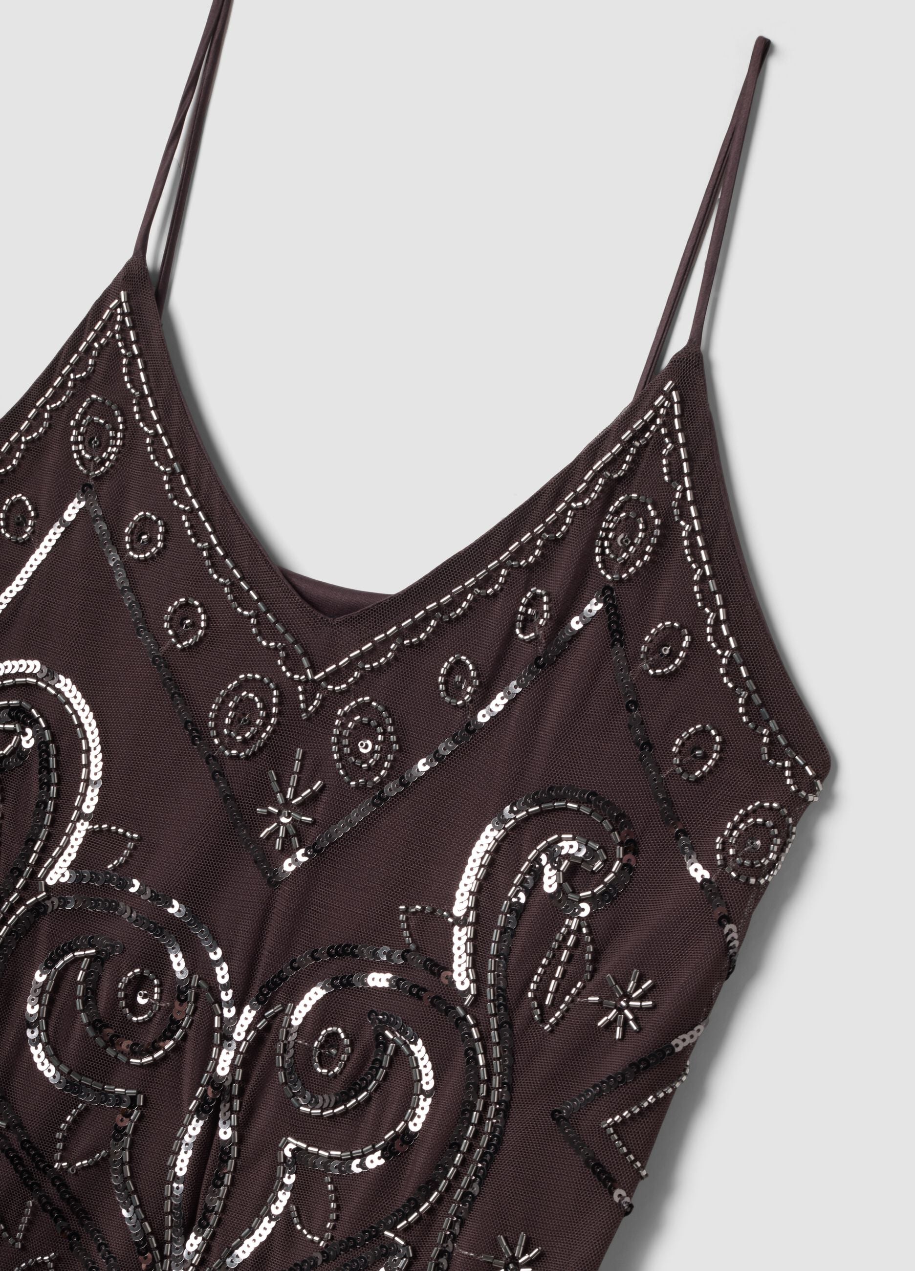 Brown fitted stretch dress with sequins