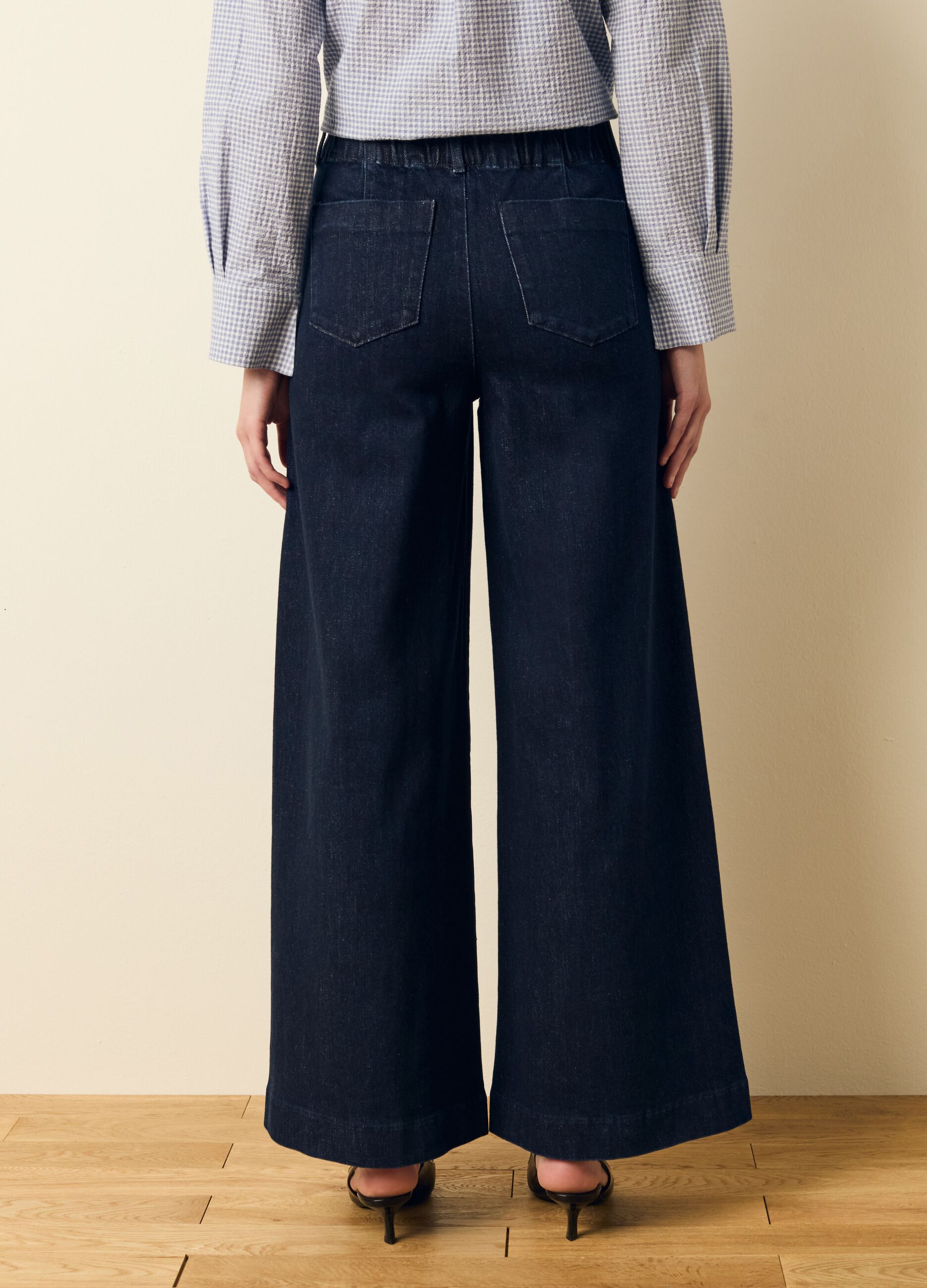 Wide-leg jeans