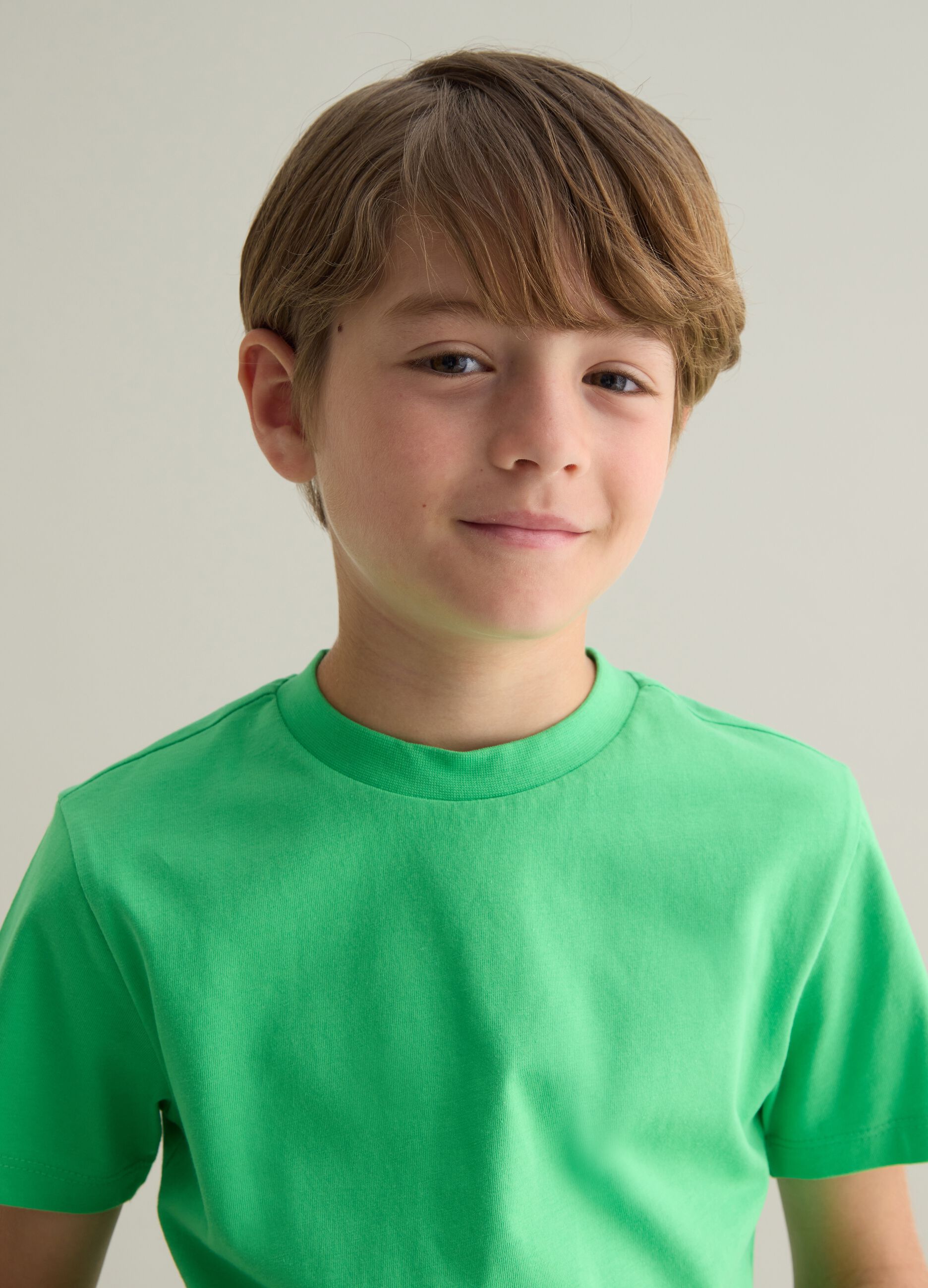 T-shirt verde in cotone con scollo rotondo