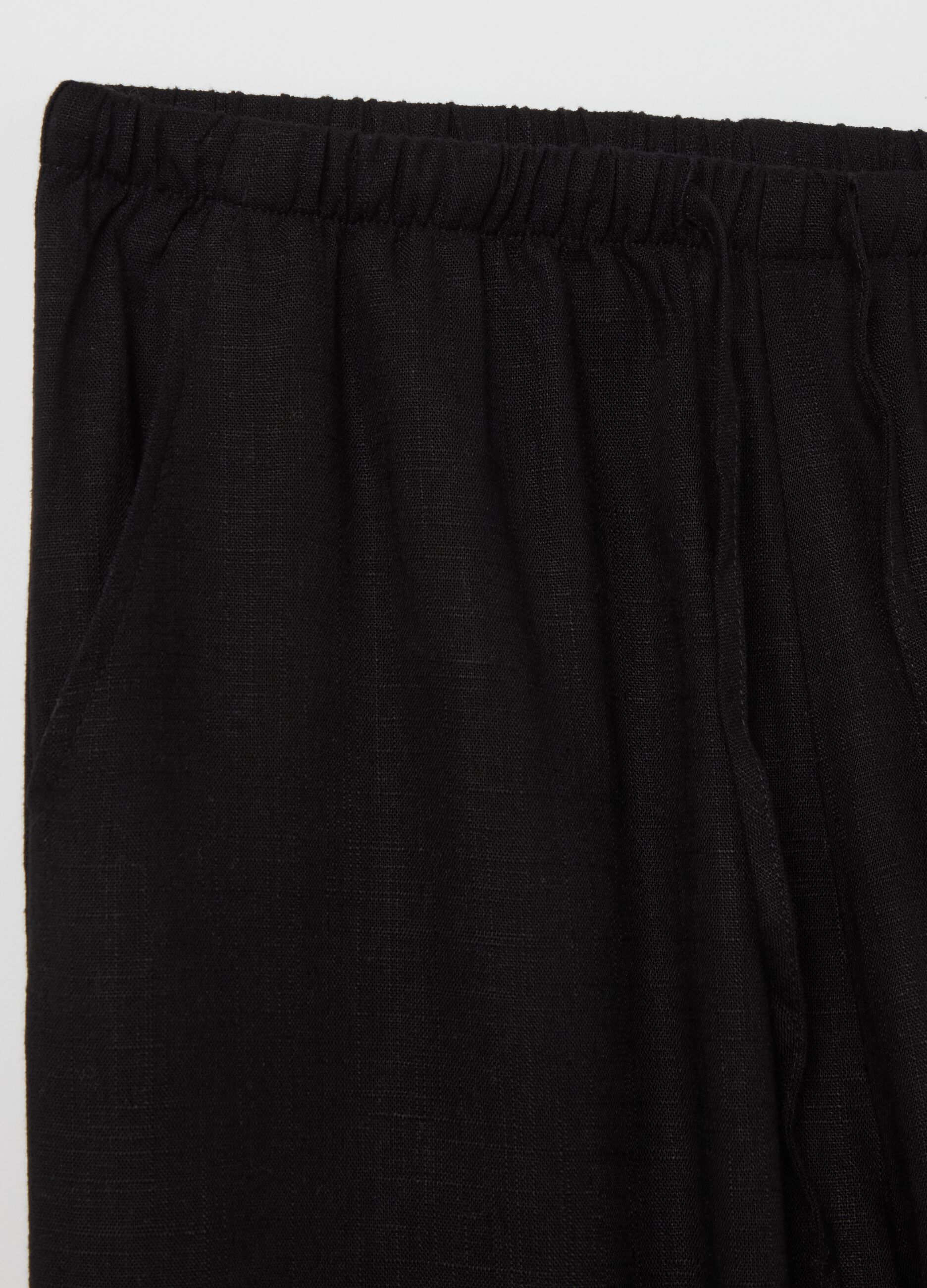 Relaxed-fit trousers in viscose and linen