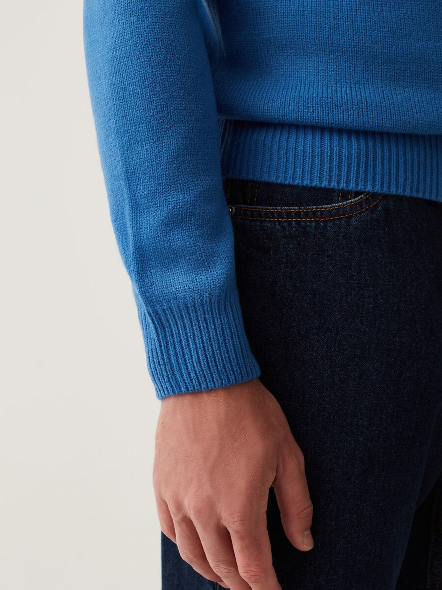V-neck pullover_3