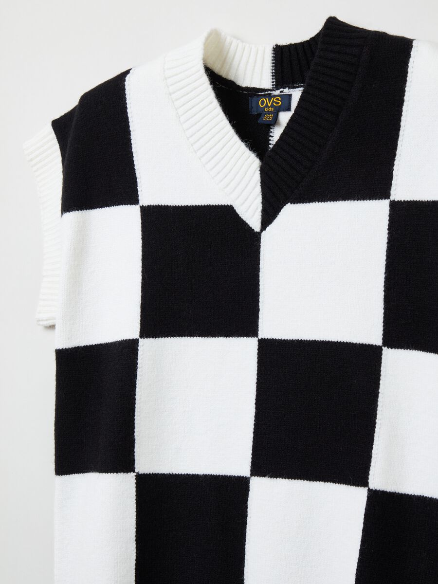 Gilet a scacchi con scollo a V_2