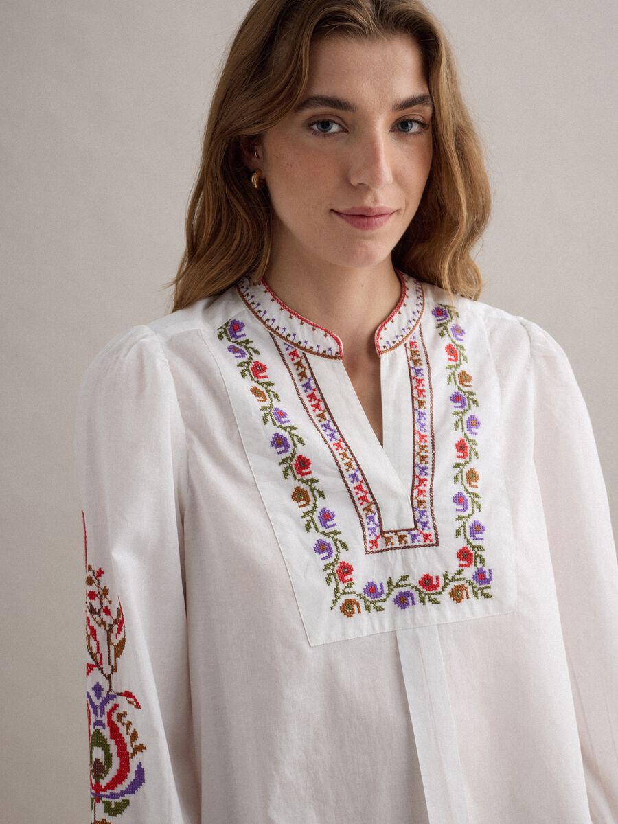 White pure cotton shirt with colourful embroidery_0