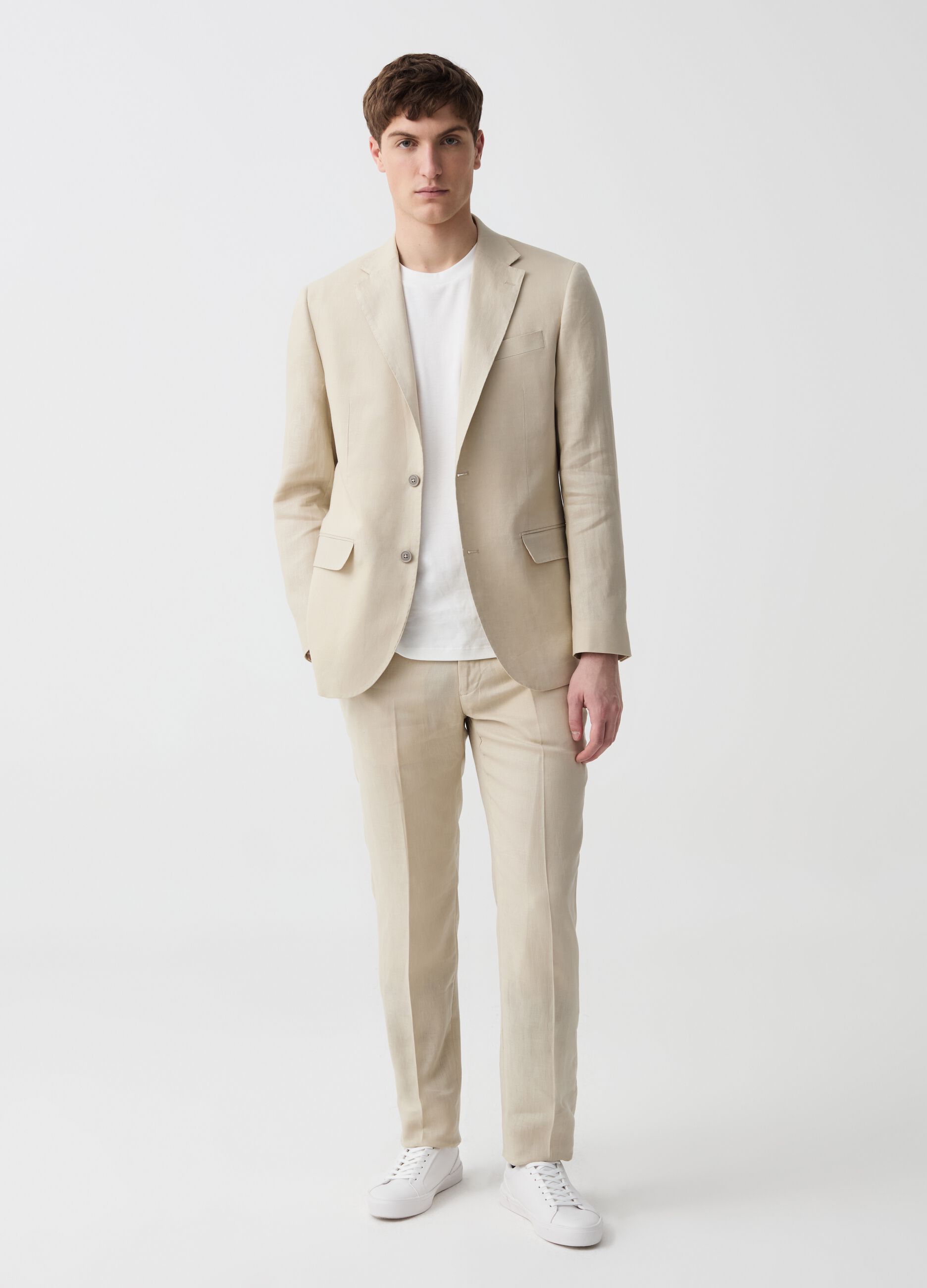 Slim-fit trousers in solid colour linen