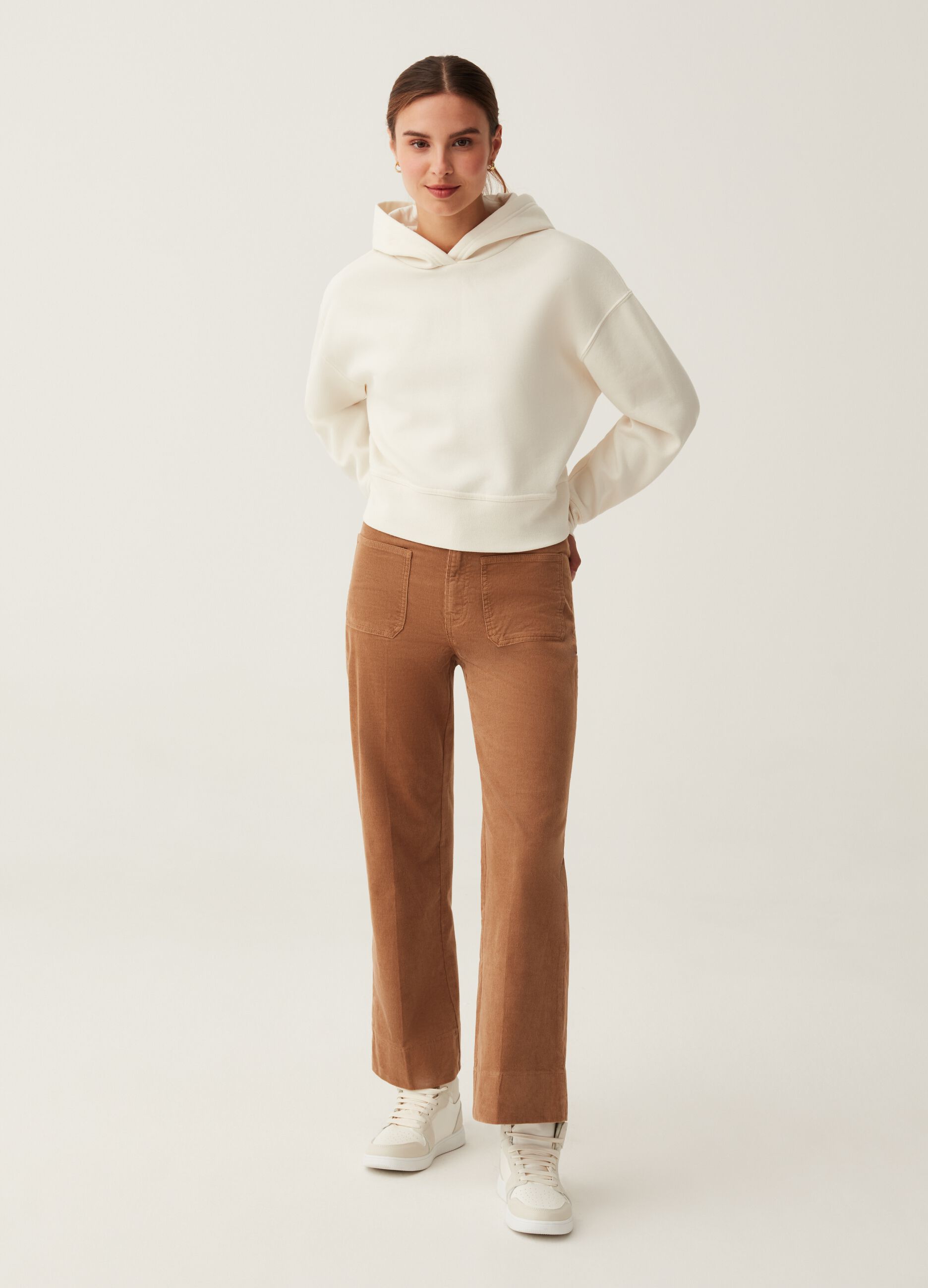 Pantaloni cropped flare fit in corduroy_0
